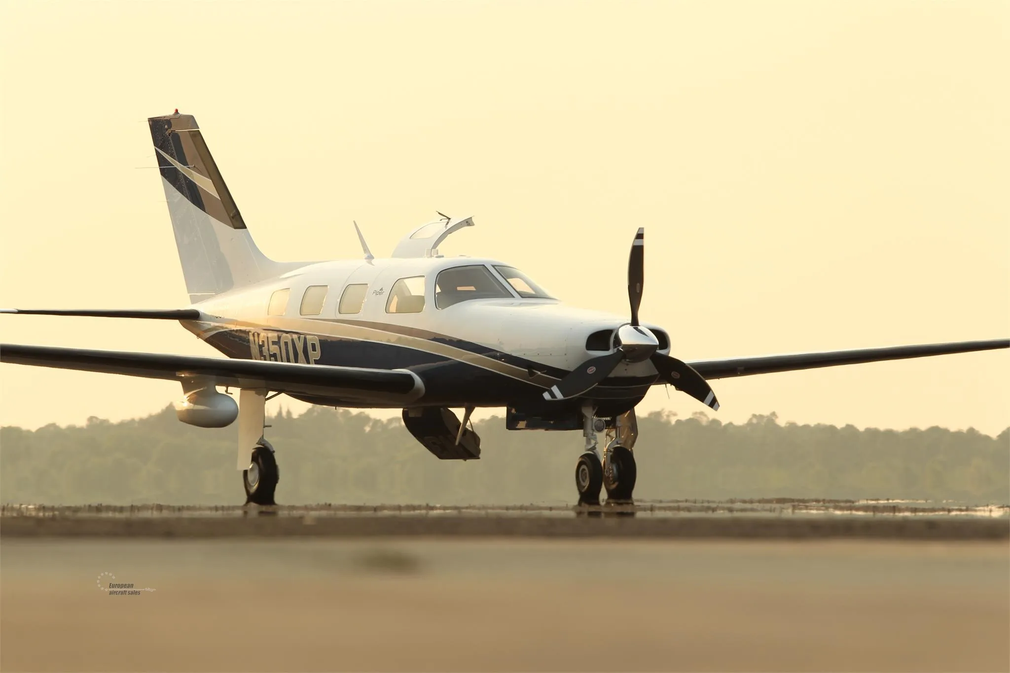 Exterior view of a 2026 PIPER M350.