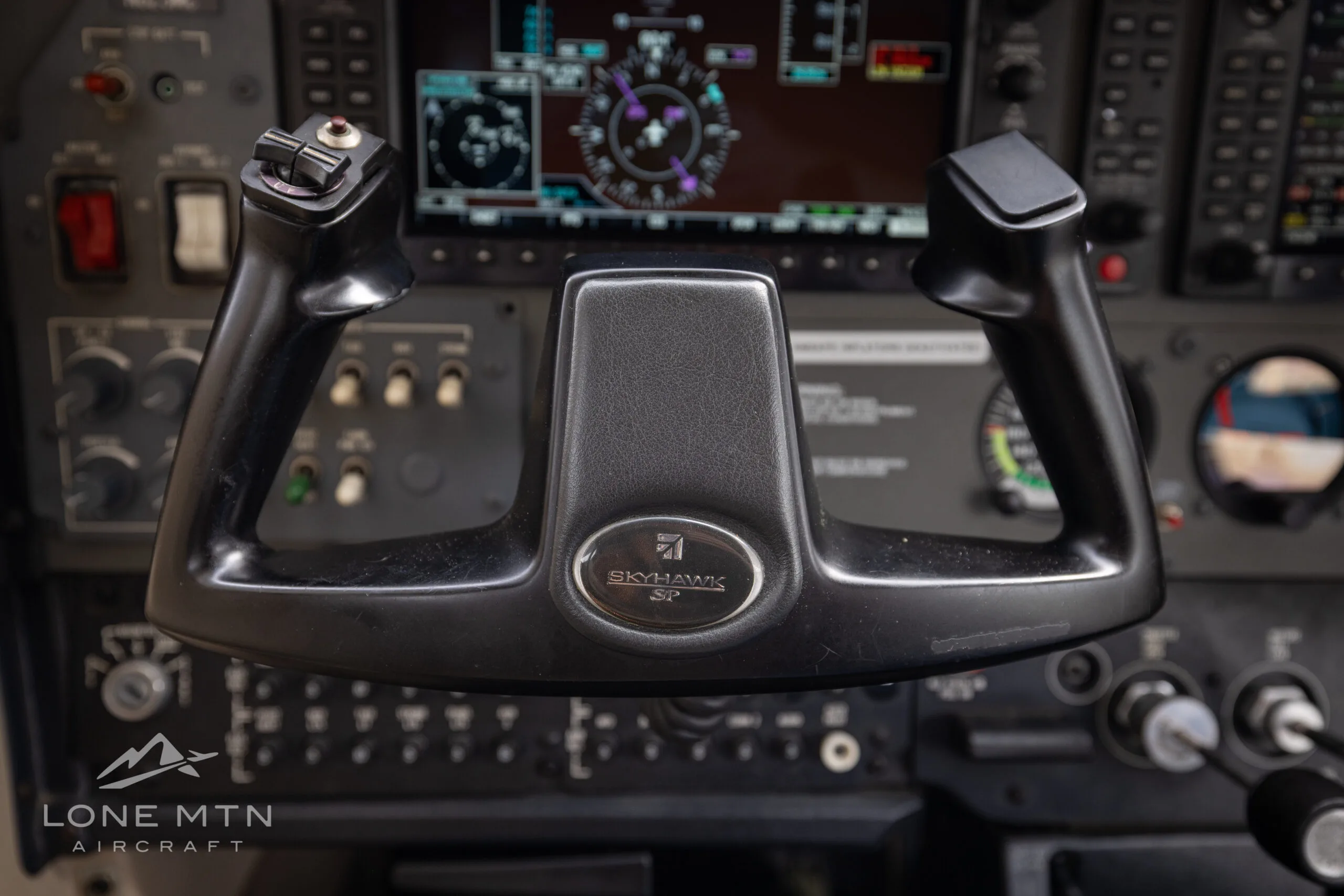 Cockpit and instrument panel of a 2008 Cessna 172S.