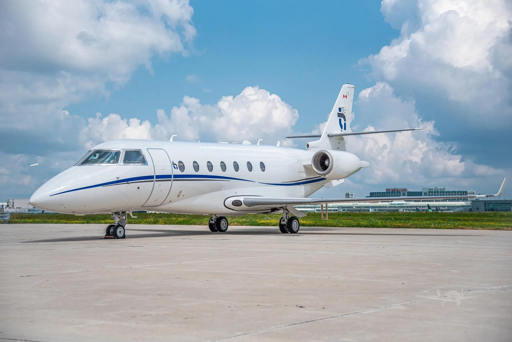 Exterior view of a 2002 GULFSTREAM G200, C-FISO.