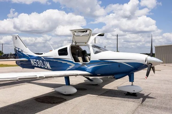 Exterior view of a 2016 Cessna T240.