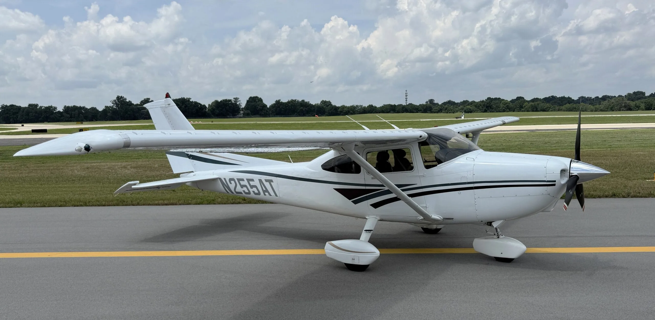 Exterior view of a 1976 Cessna 172M Skyhawk, N70225.