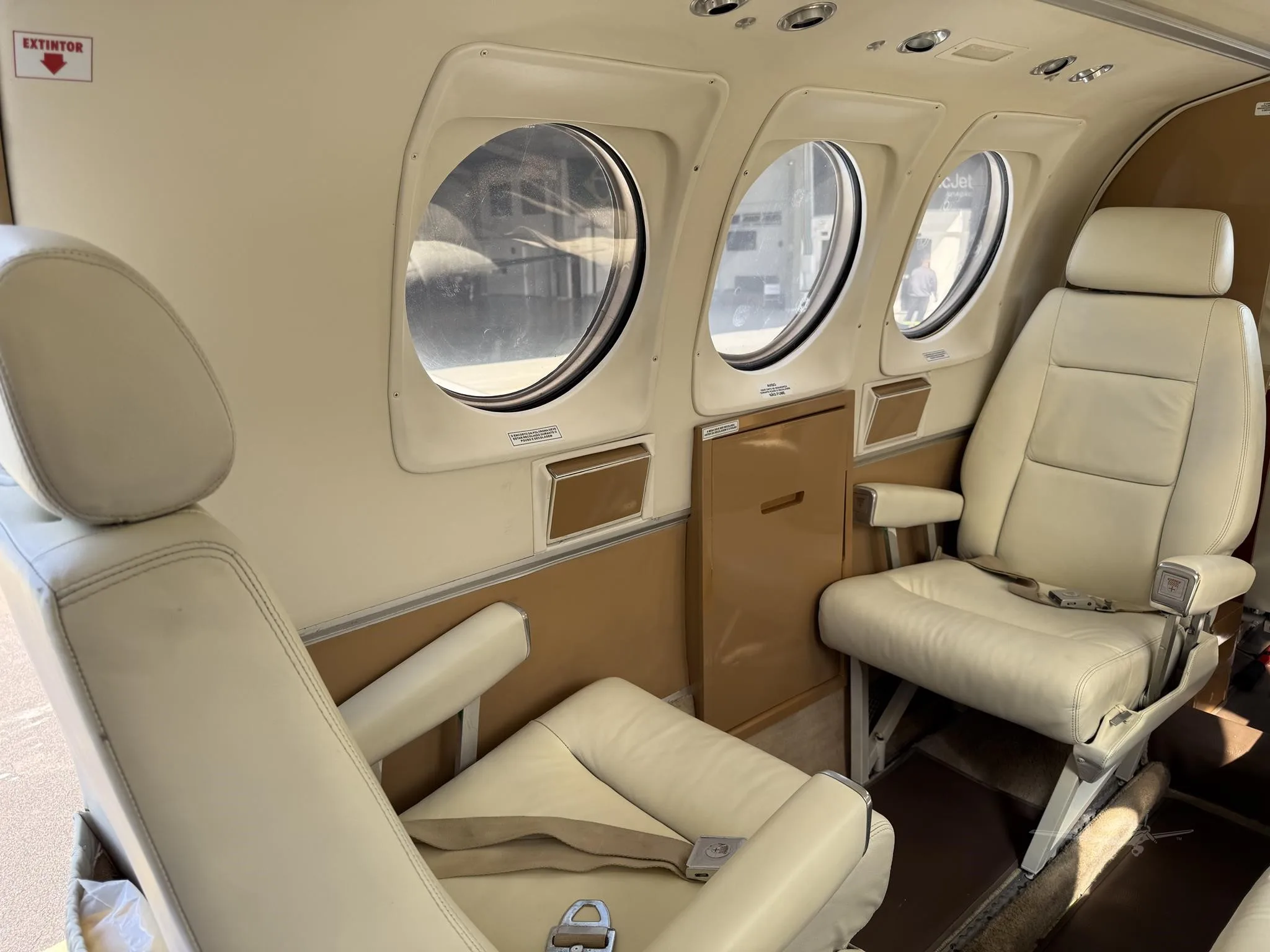 Cabin interior of a 1978 BEECHCRAFT KING AIR C90.