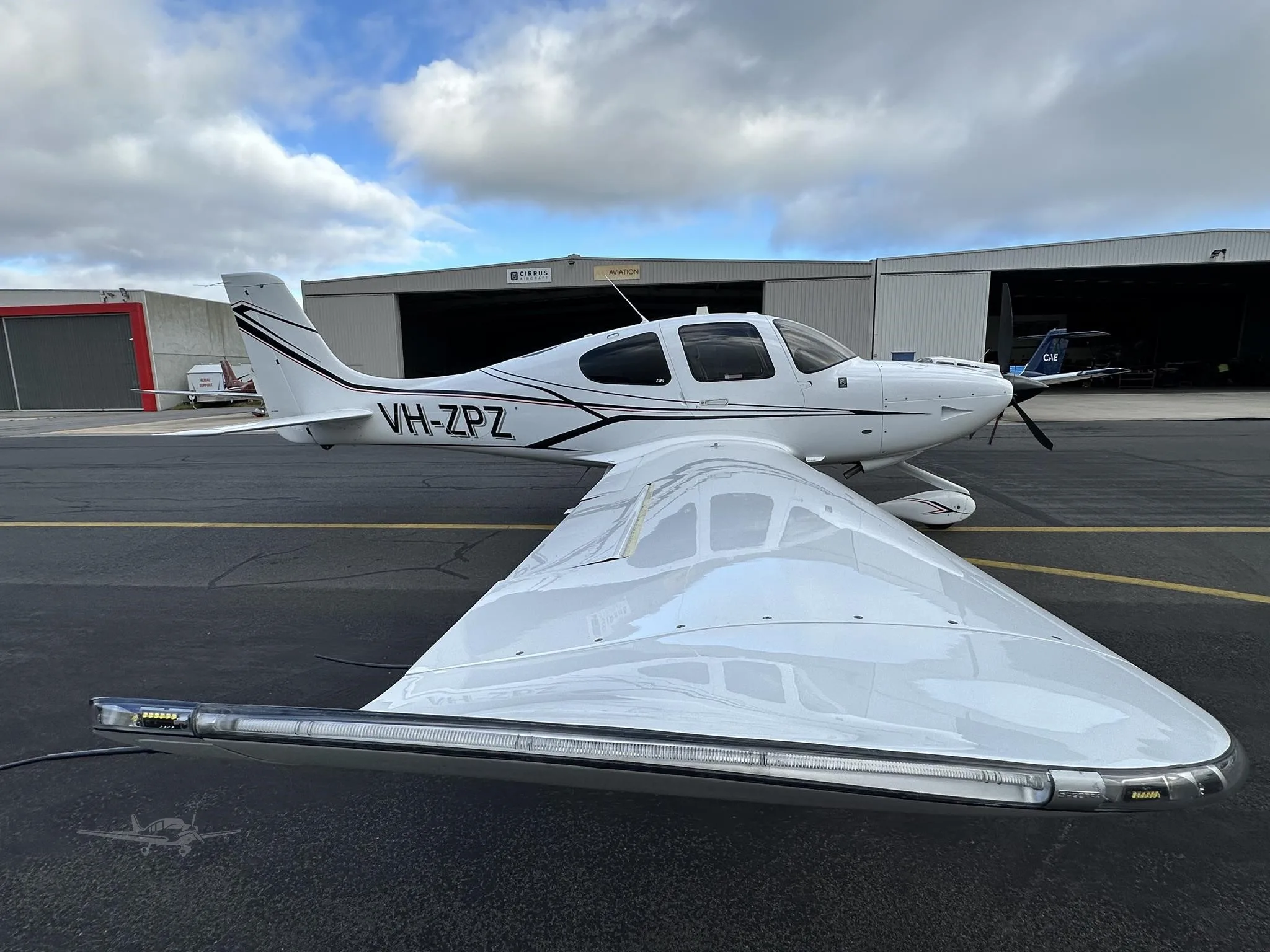 Exterior view of a 2017 CIRRUS SR20-G6, VH-ZPZ.