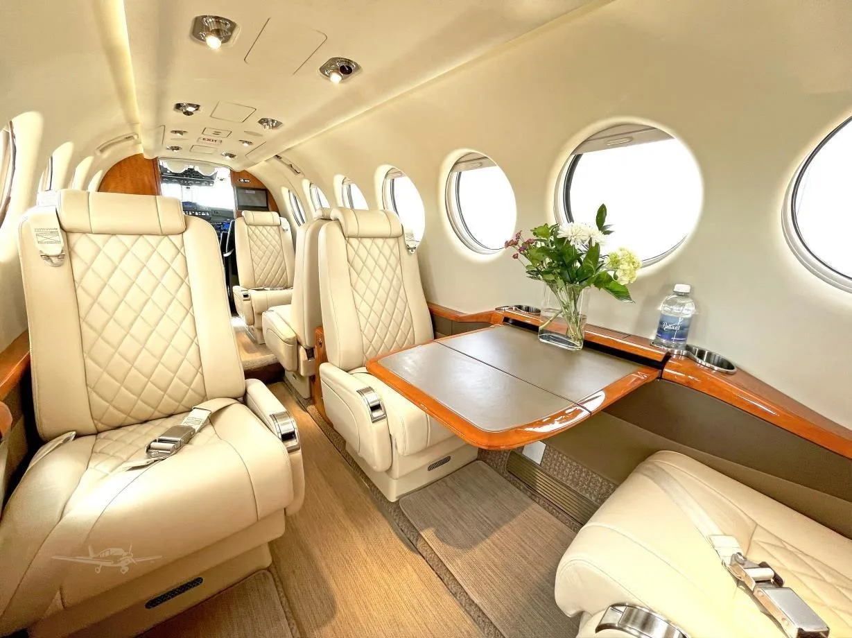 Cabin interior of a 2016 BEECHCRAFT KING AIR 350I.
