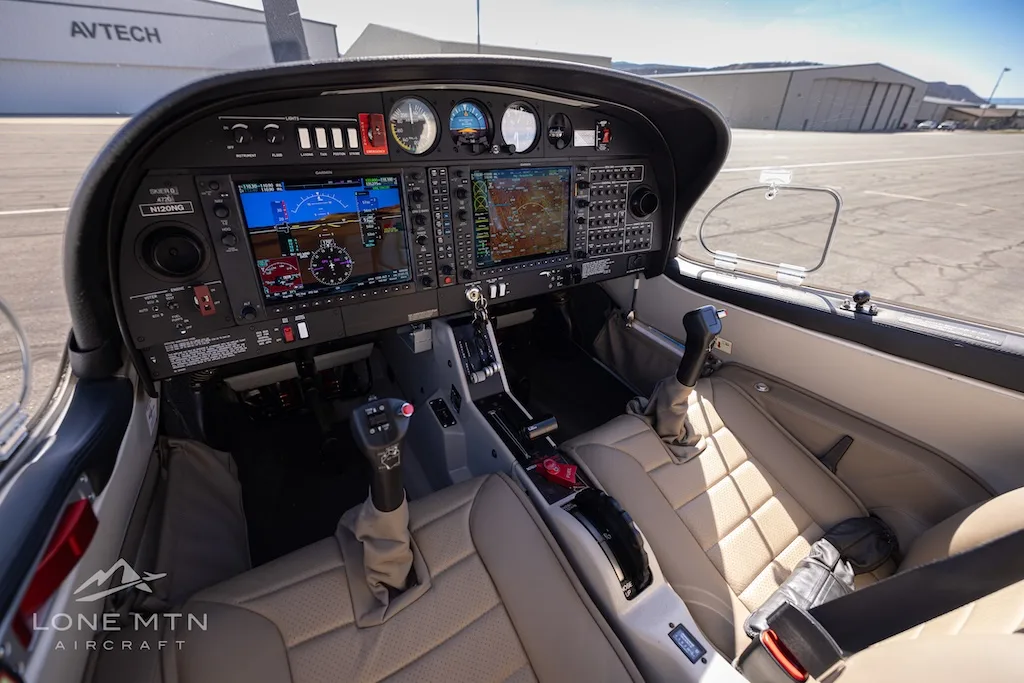 Cockpit and instrument panel of a 2020 Diamond DA40 NG.