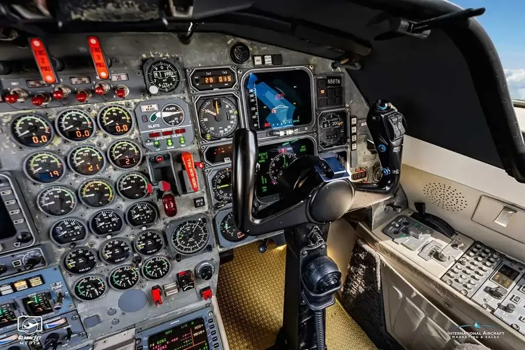 Cockpit and instrument panel of a 1995 Dassault Falcon 50.