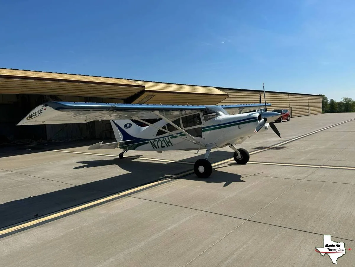 Exterior view of a 2001 Maule M-7-260C.