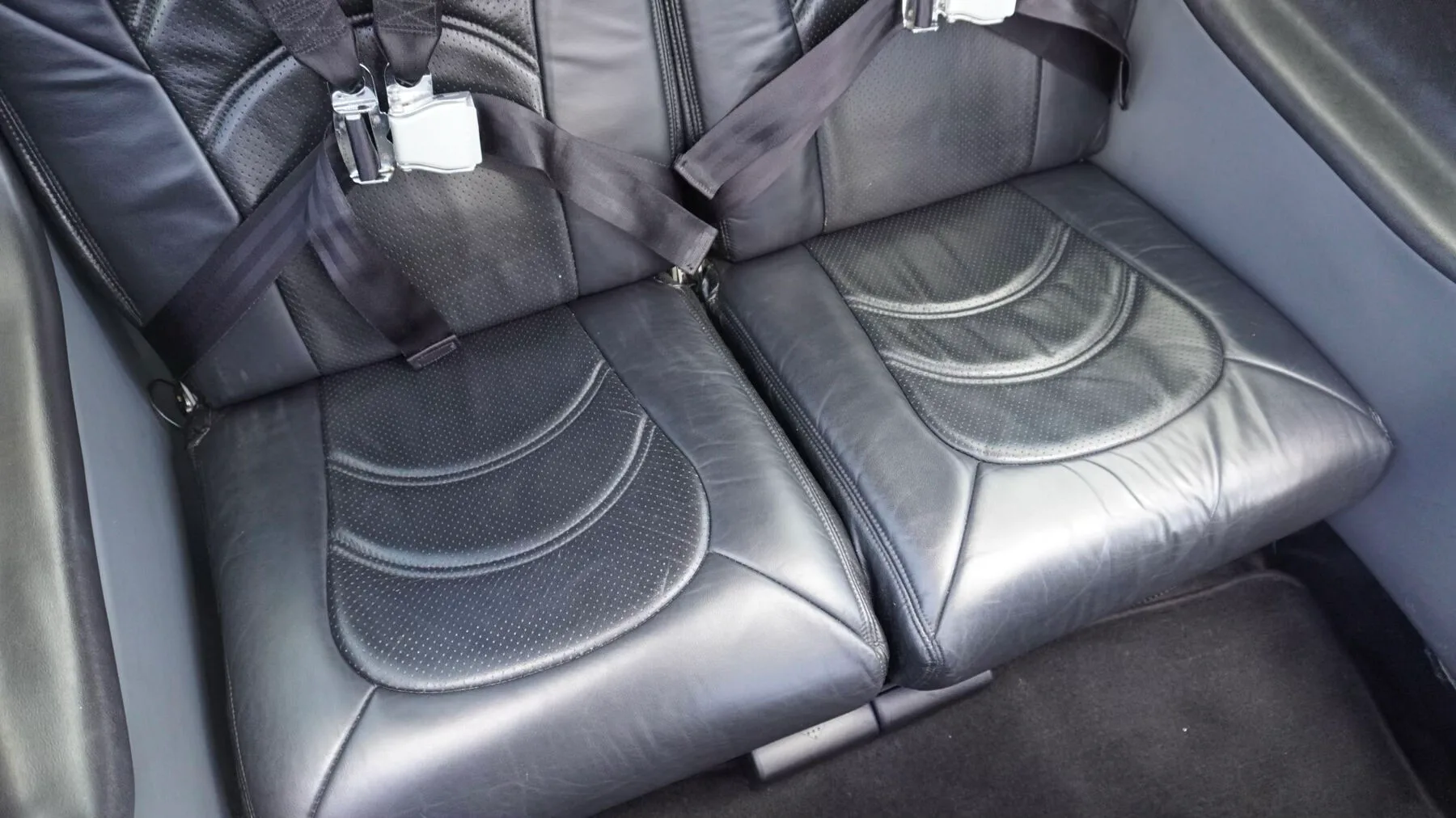 Cabin interior of a 2006 Cirrus SR22-G2 GTS.