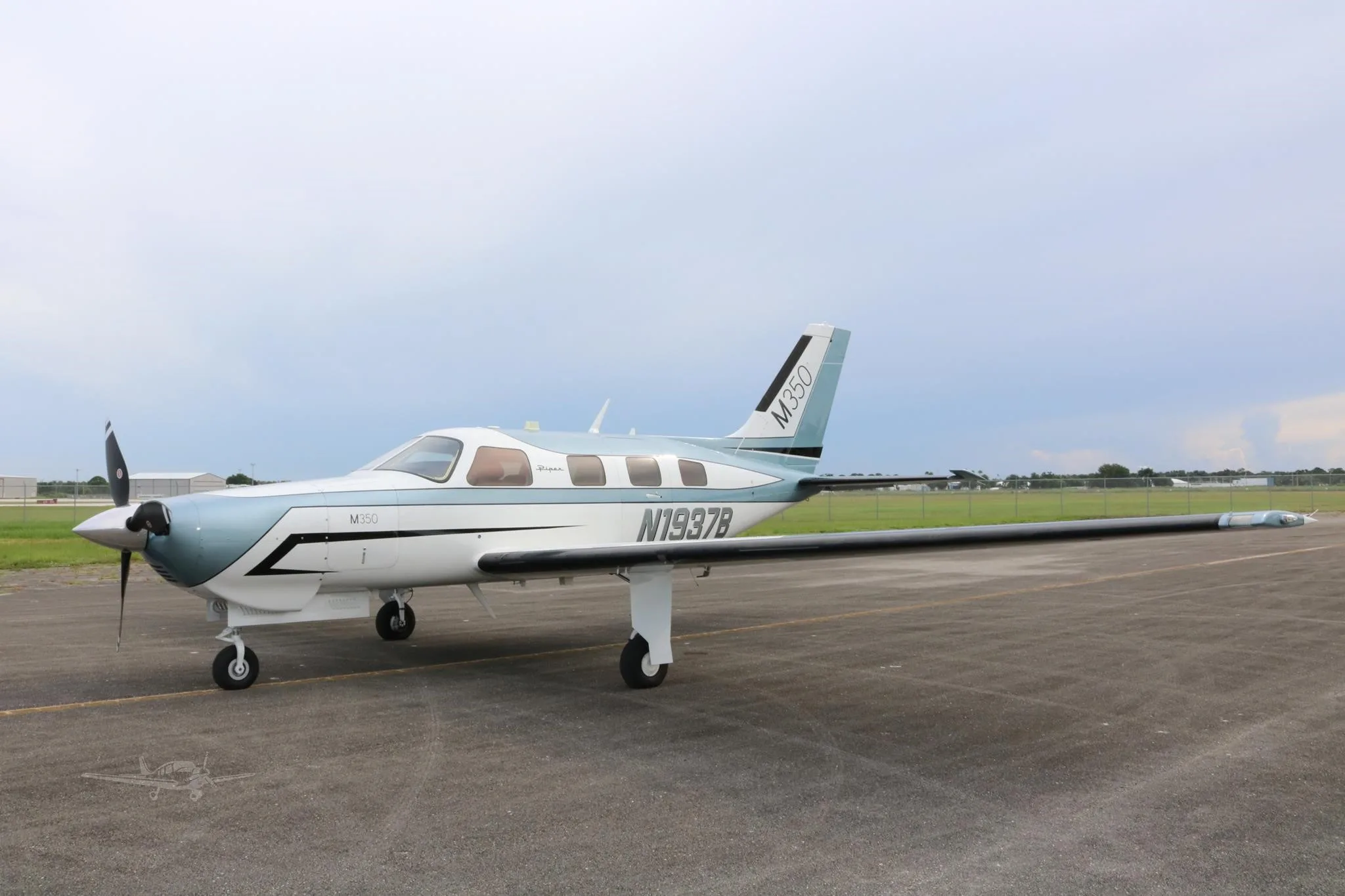 Exterior view of a 2025 PIPER M350, N1937B.