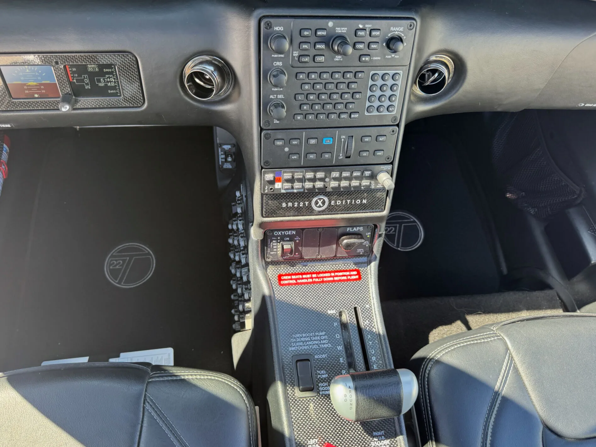 Avionics suite of a 2015 Cirrus SR22-G5 TURBO.