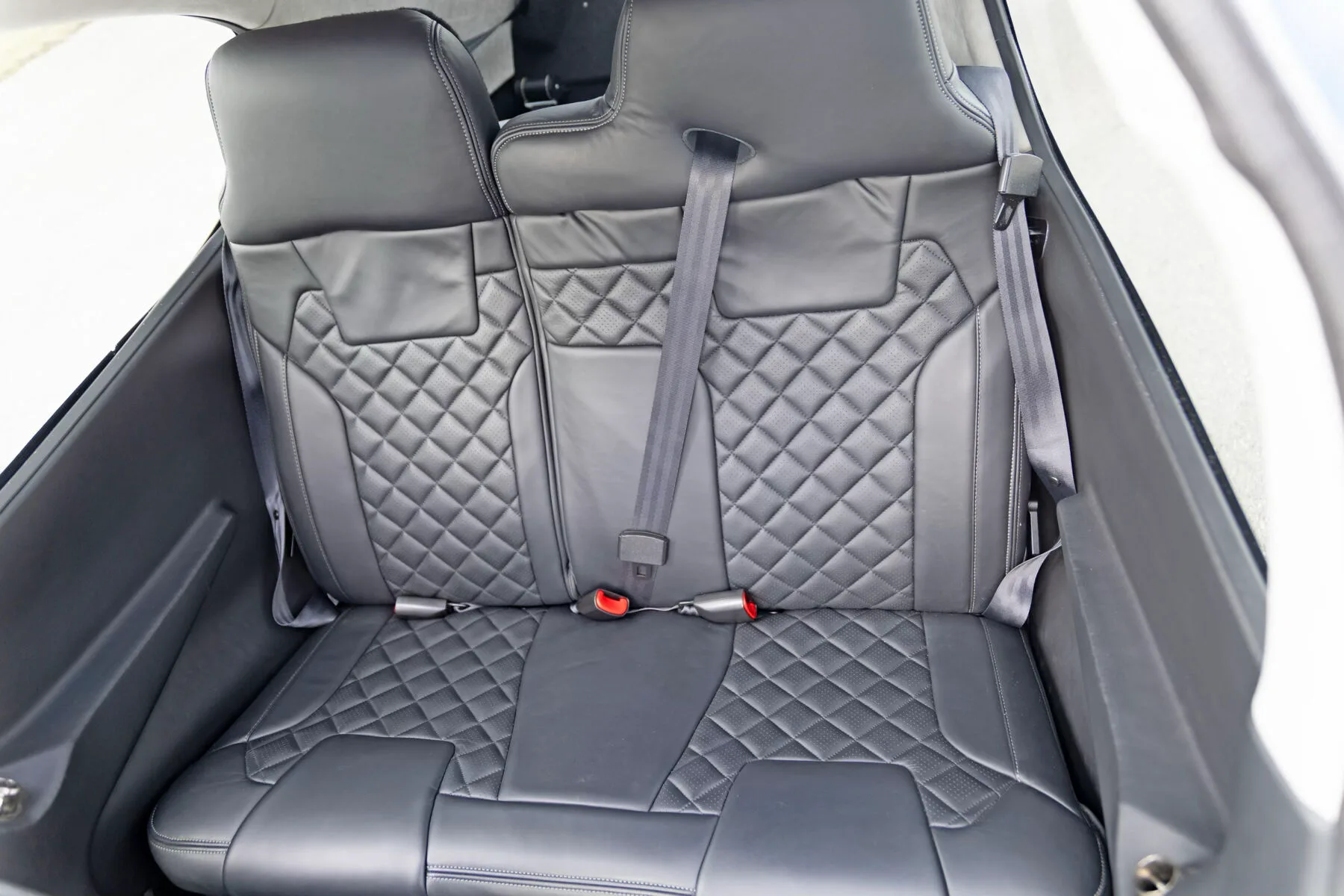 Cabin interior of a 2018 Cirrus SR22-G6 TURBO.