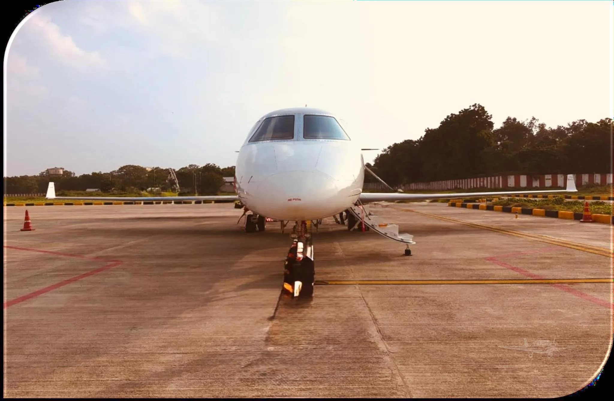 Exterior view of a 2009 GULFSTREAM G150, VT-GKB.