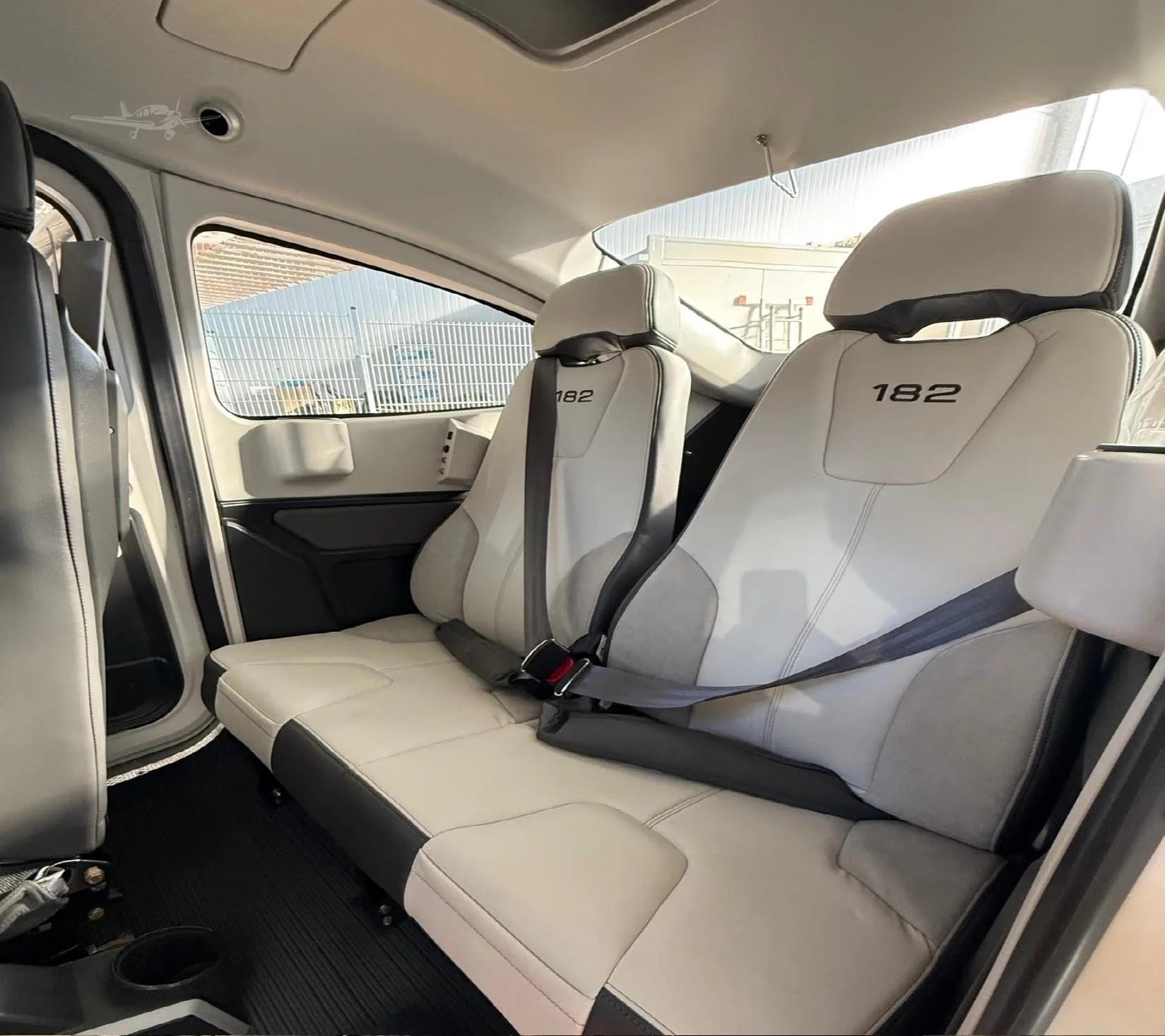 Cabin interior of a 2025 CESSNA 182T SKYLANE.