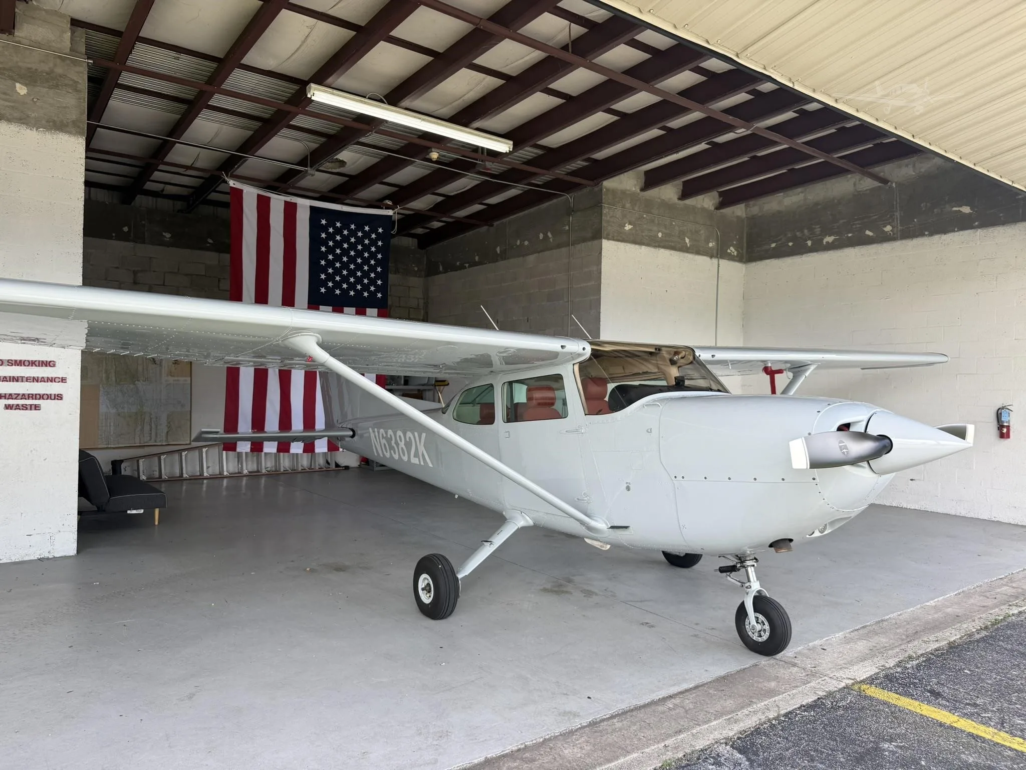 Exterior view of a 1977 CESSNA R172 HAWK XP, N6382K.