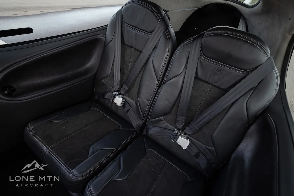 Cabin interior of a 2009 Cirrus SR22 G3 Turbo GTS.