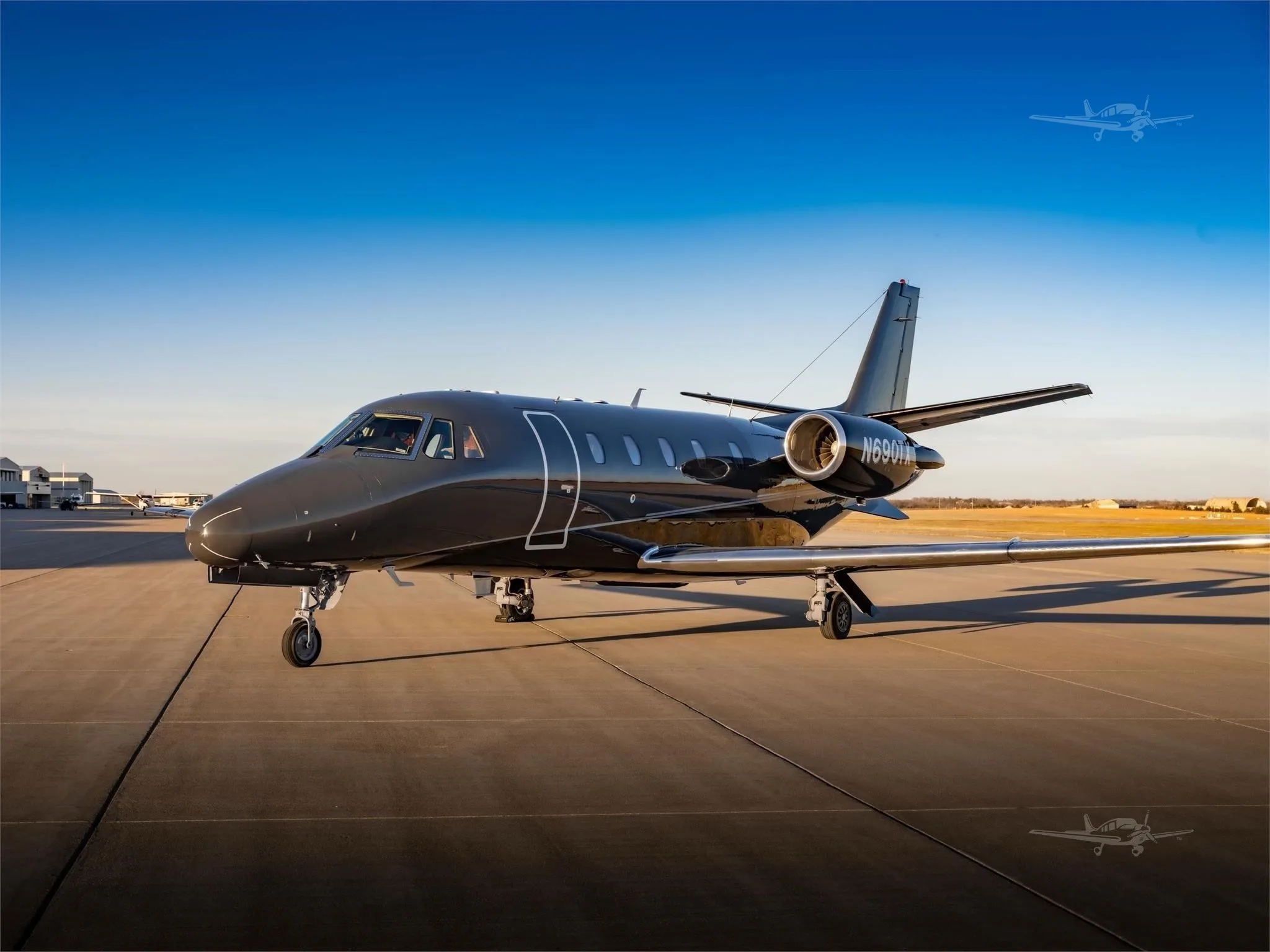Exterior view of a 2002 CESSNA CITATION EXCEL, N690TX.