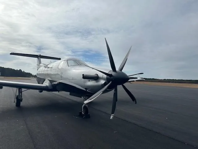 Exterior view of a 2005 PILATUS PC-12/45, N408FZ.