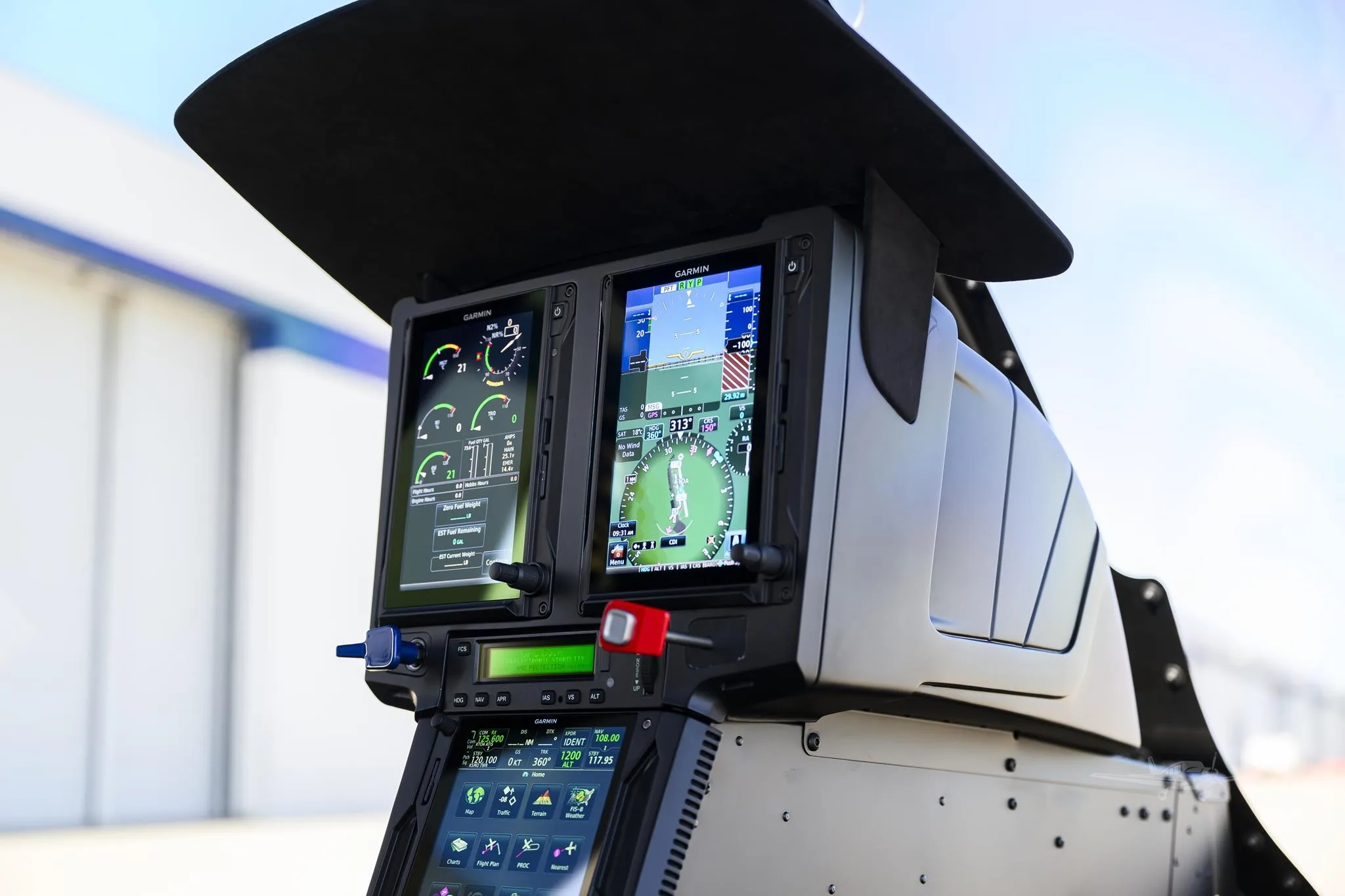Avionics suite of a 2027 ROBINSON R66.