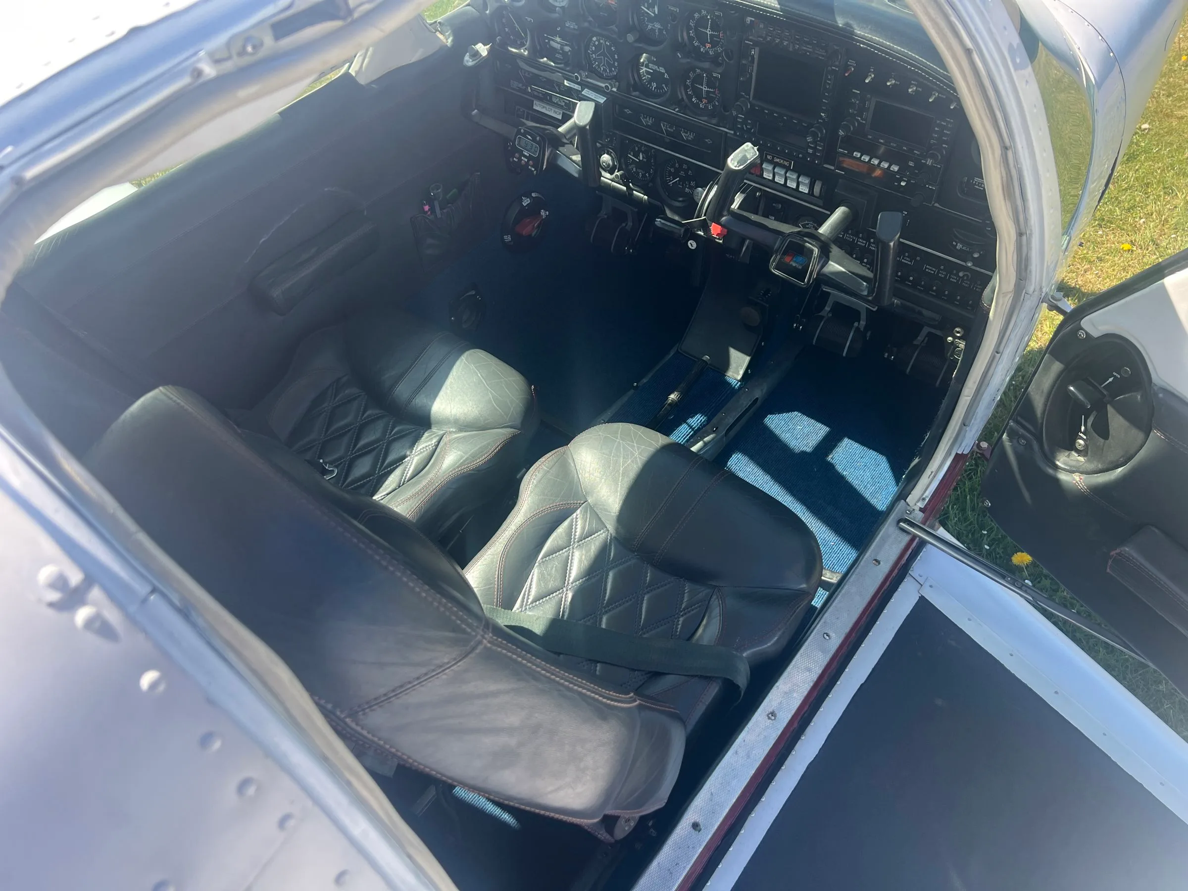 Cockpit and instrument panel of a 1984 Piper PA-28-181 Archer II.
