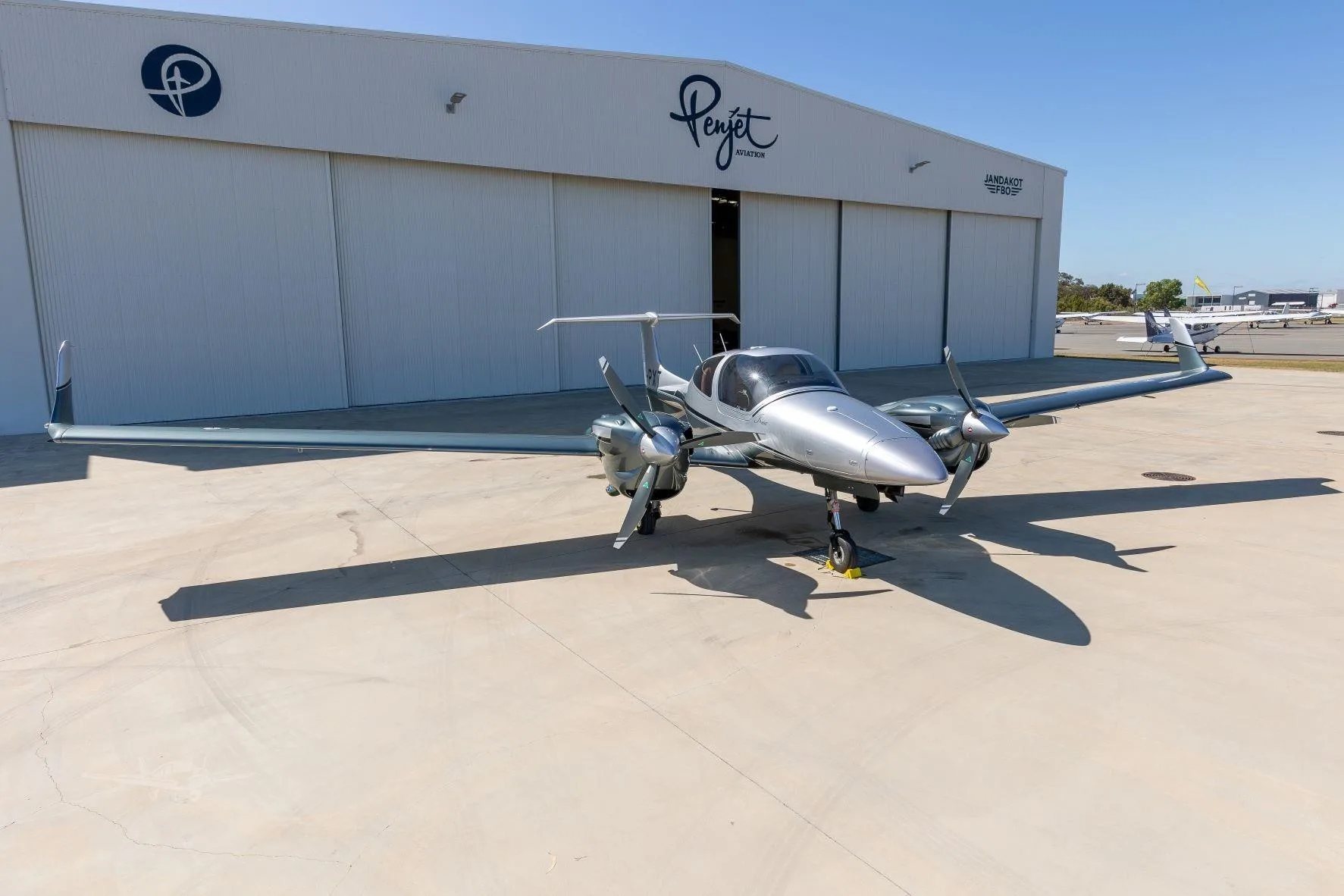 2022 Diamond DA42 VI