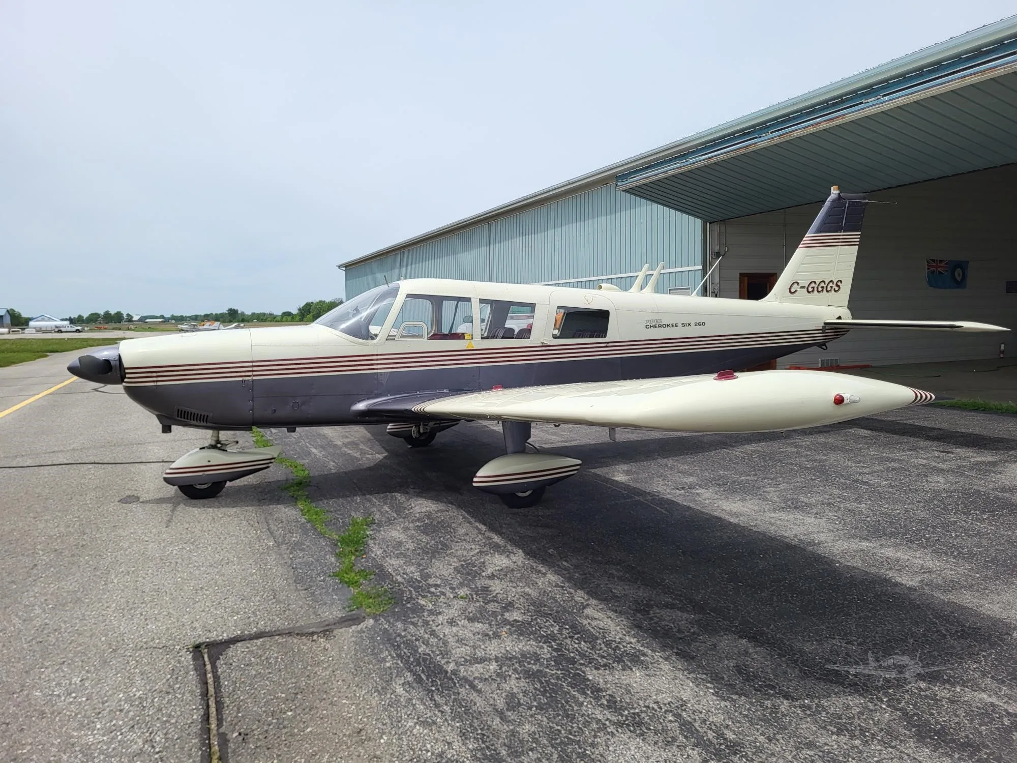 Exterior view of a 1966 PIPER CHEROKEE 6/260, C-GGGS.