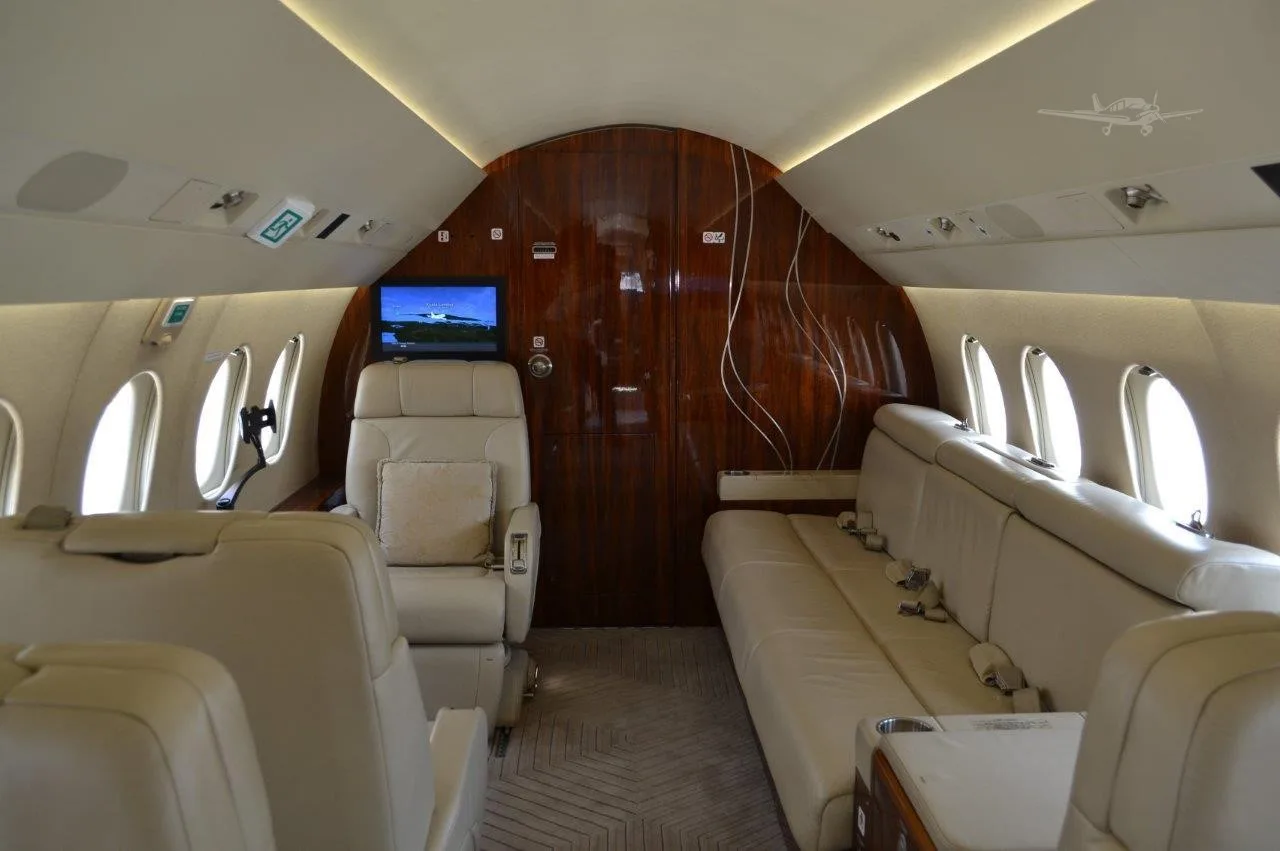 Cabin interior of a 2009 DASSAULT FALCON 2000LX.