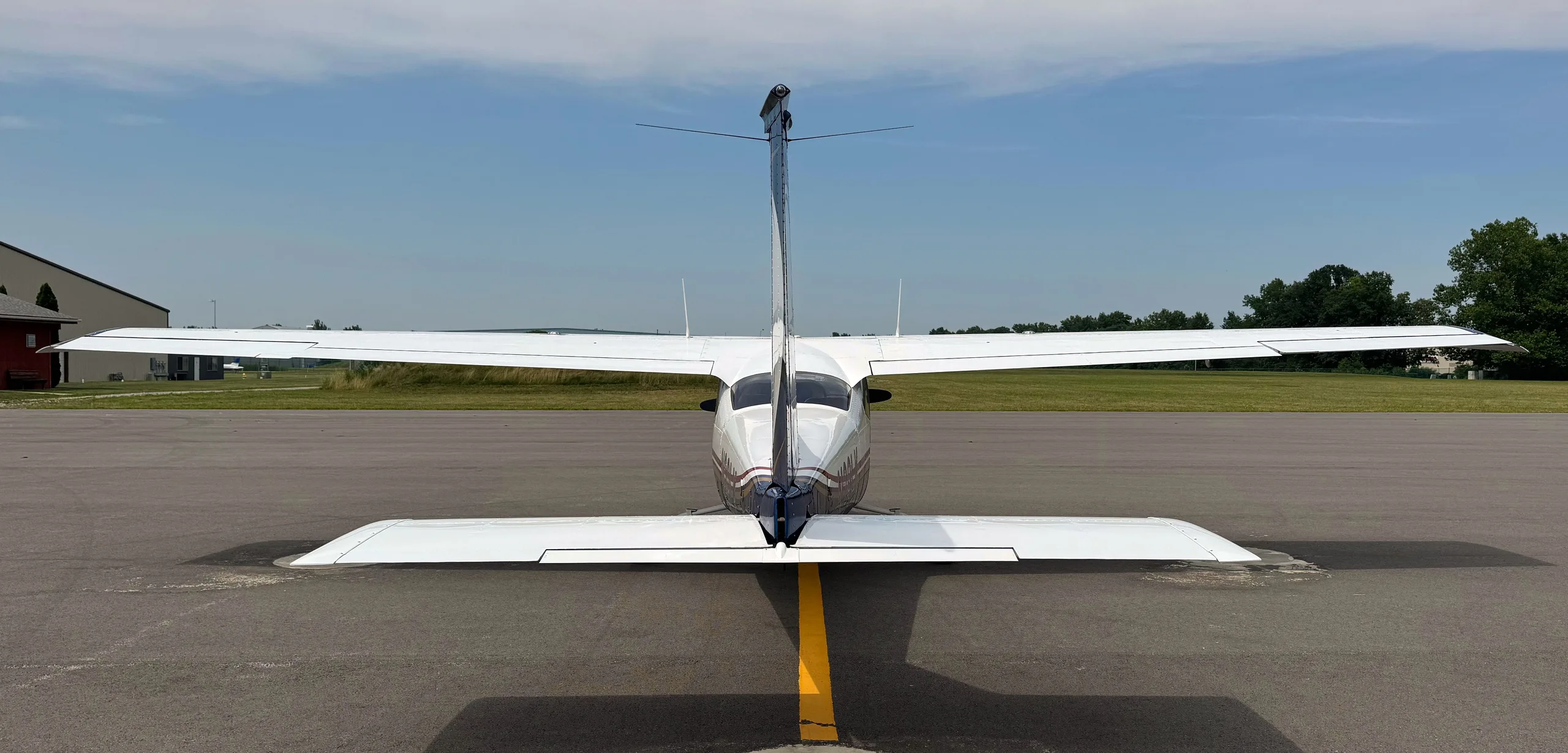 Exterior view of a 1975, N29LK.