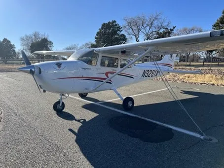 Exterior view of a Cessna C-172S Skyhawk, N9281A.