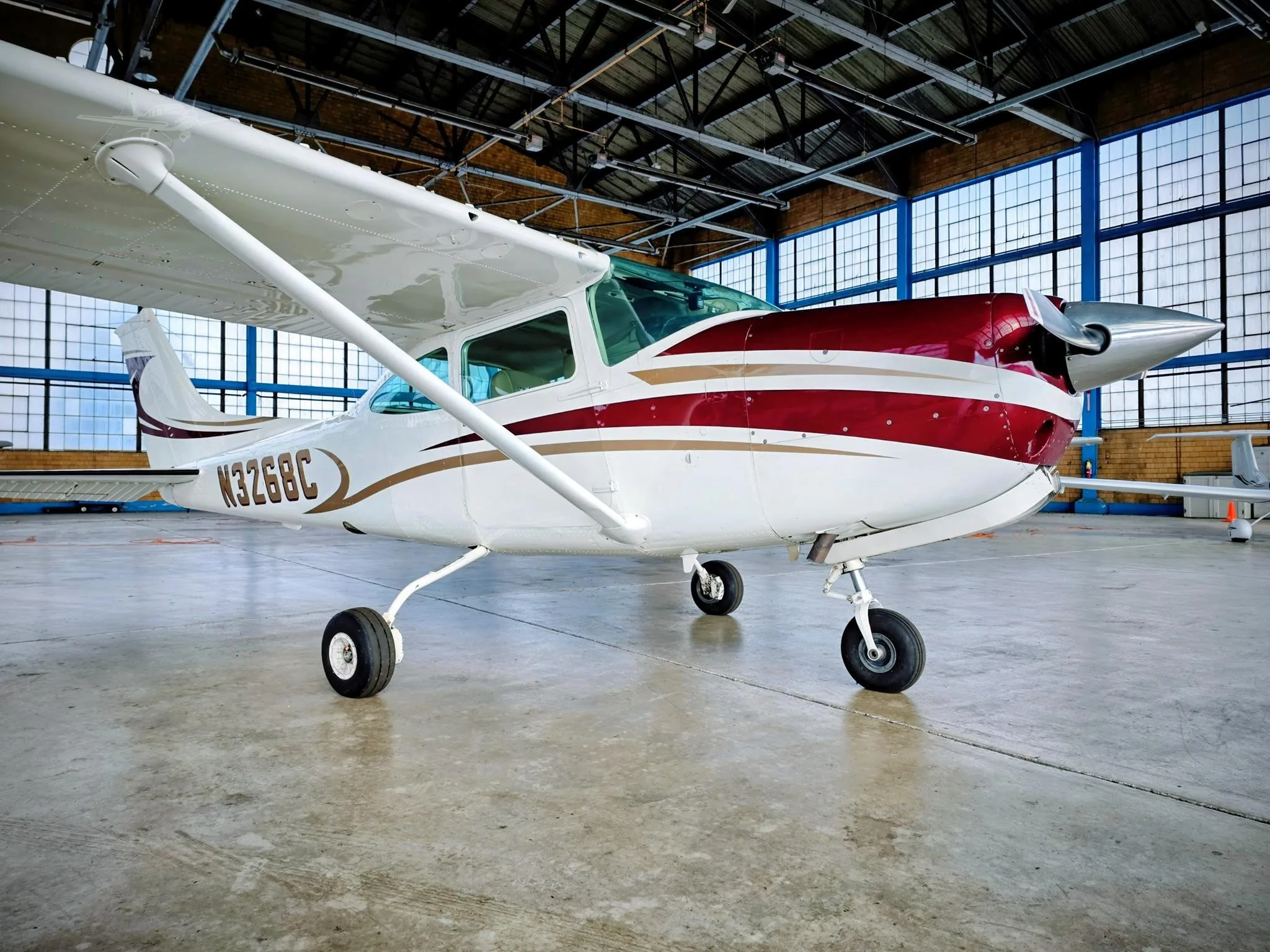 Exterior view of a 1978 CESSNA R182RG SKYLANE, N3268C.
