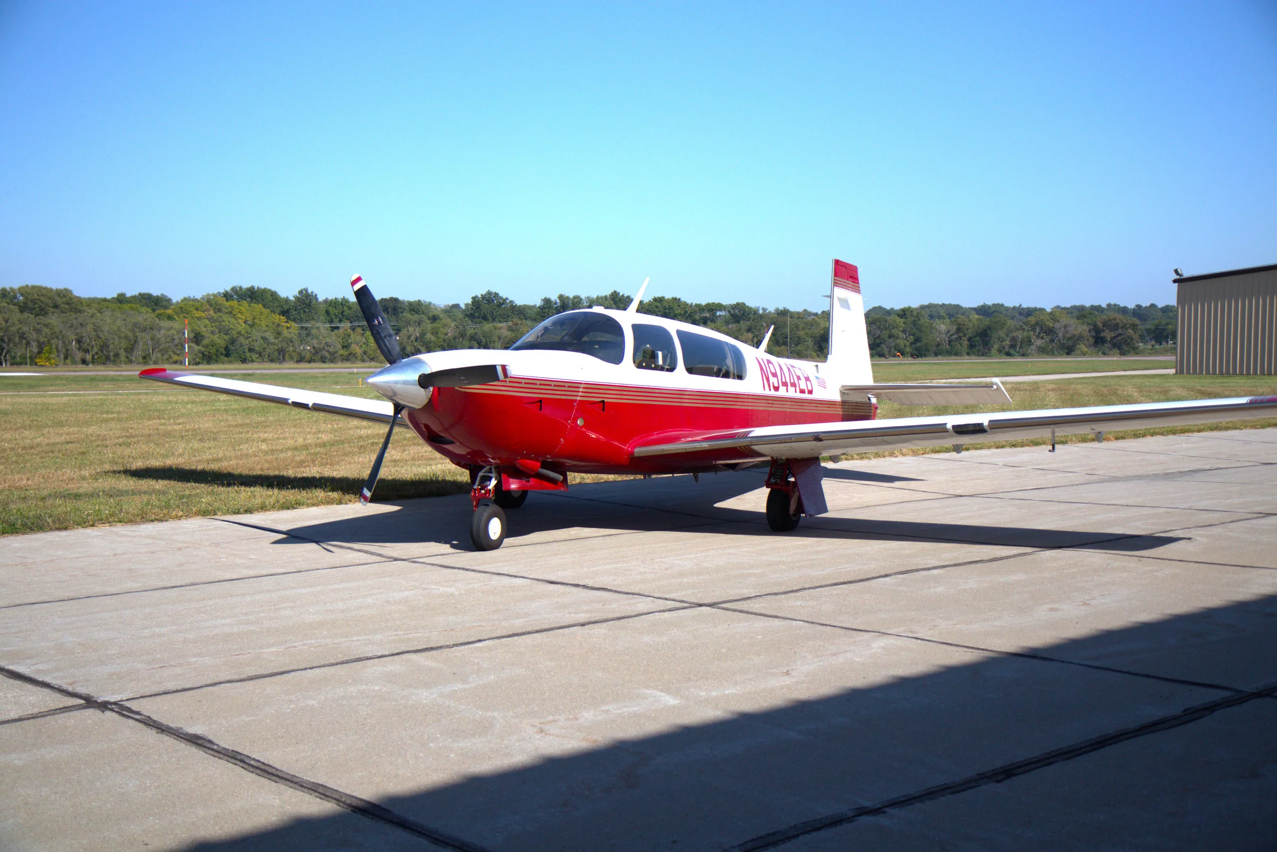 Exterior view of a 1997 Mooney M20R Ovation / Ovation 2.