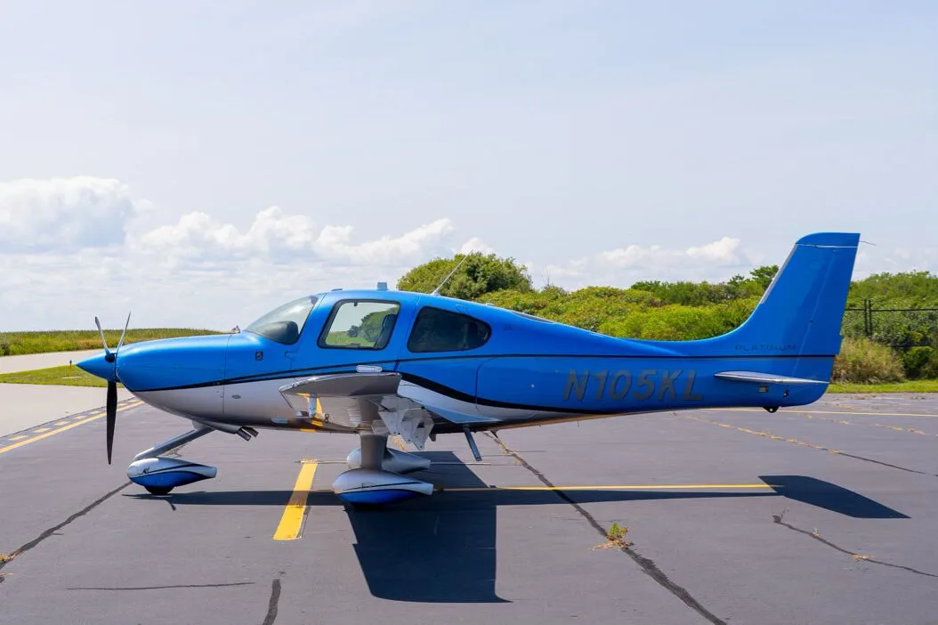 Exterior view of a 2017 Cirrus SR22-G6 GTS, N105KL.