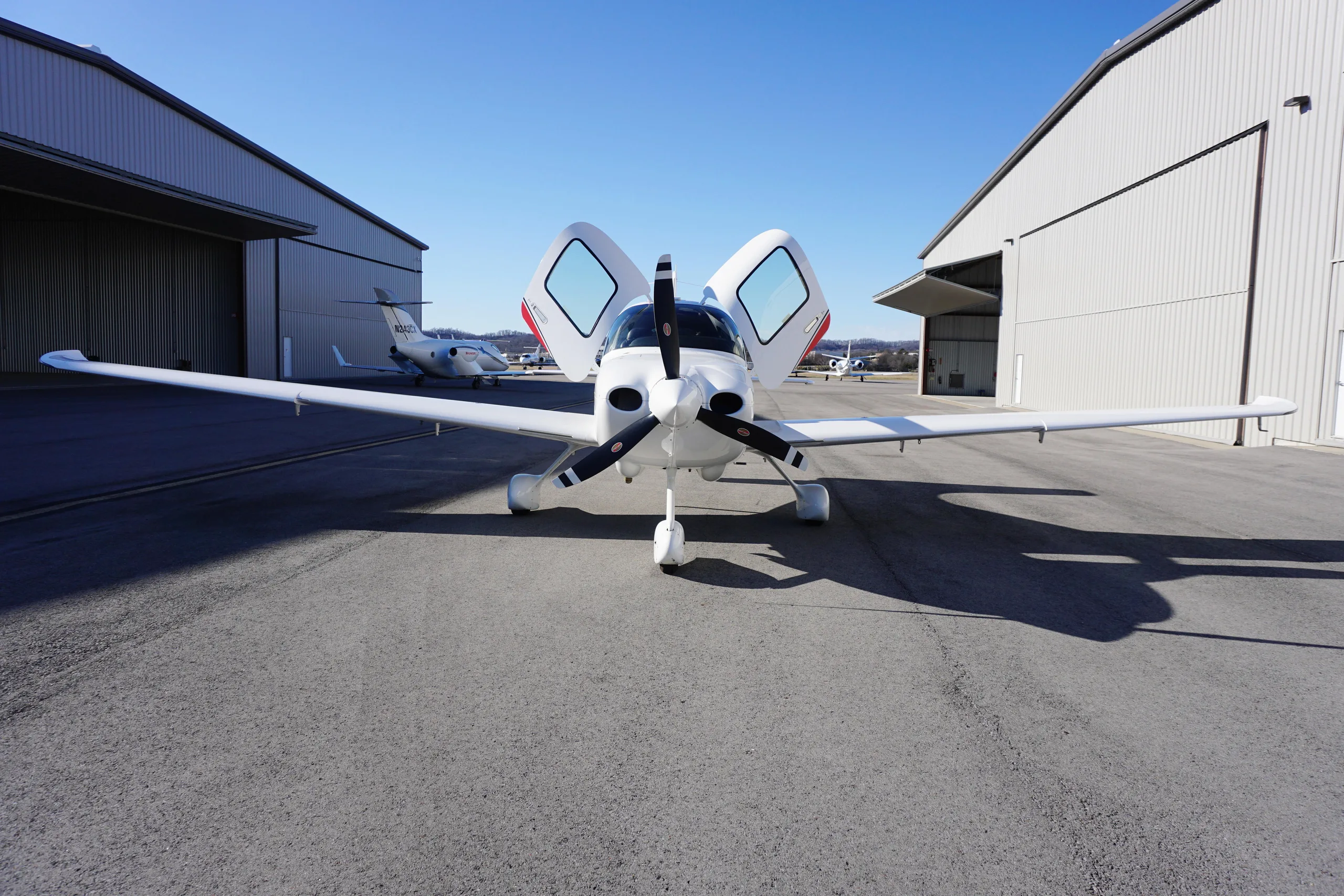 Exterior view of a 2020 Cirrus SR20 G6.