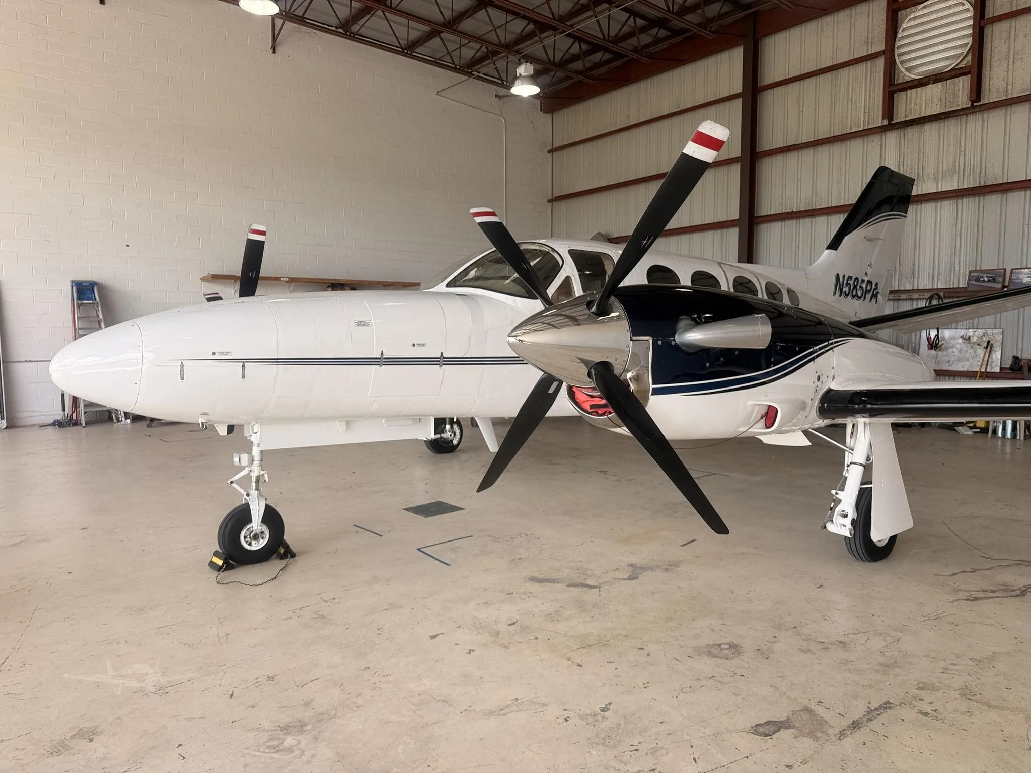 Exterior view of a 1981 CESSNA CONQUEST I, N585PA.