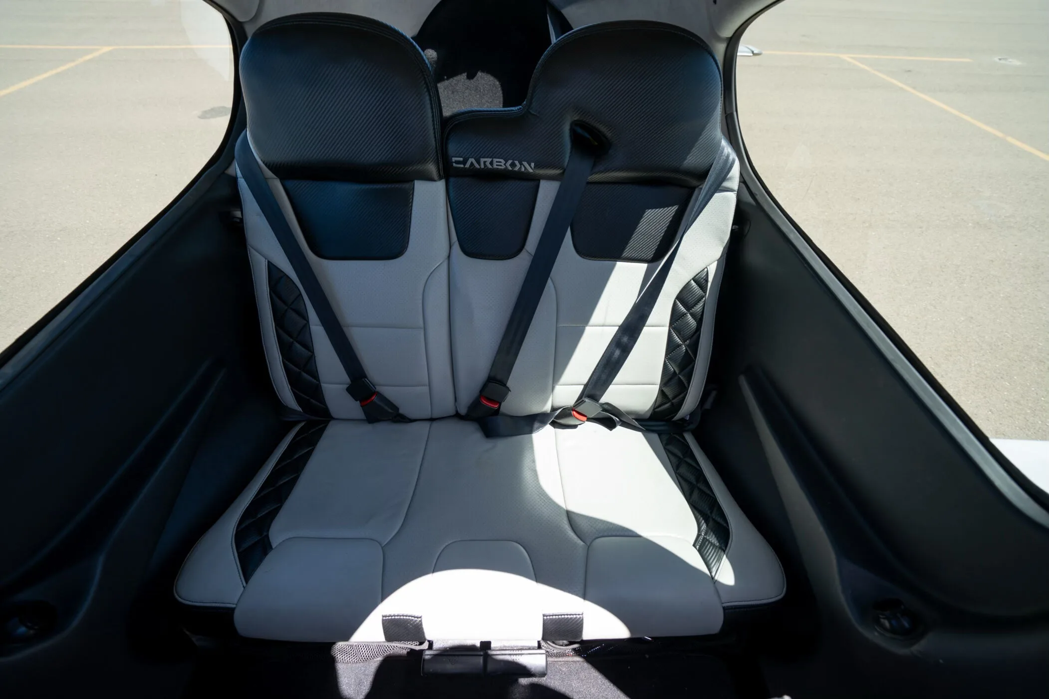 Cabin interior of a 2014 Cirrus SR22-G5 TURBO.