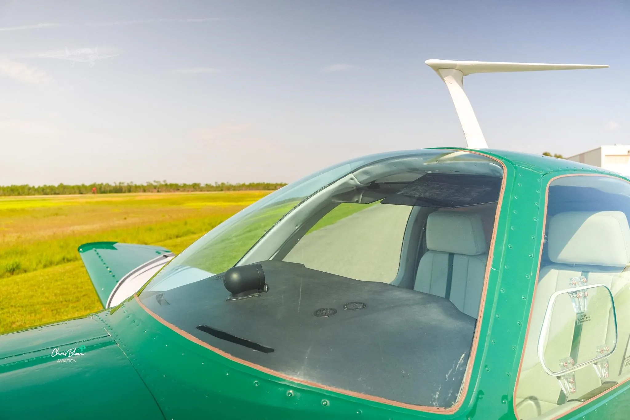 Exterior view of a 1976 BEECHCRAFT F33A BONANZA.