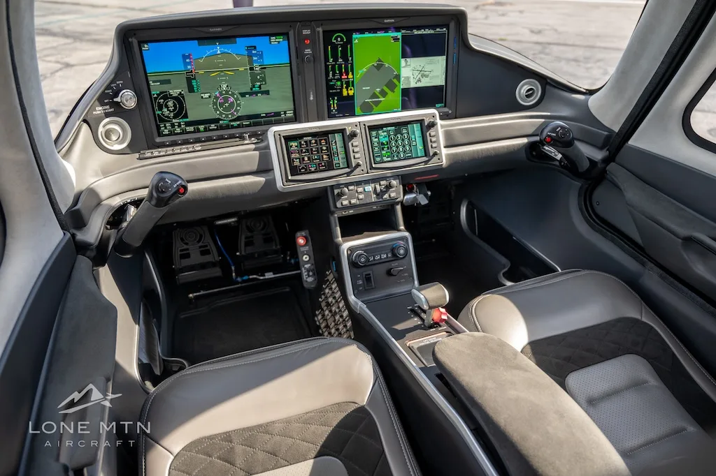 Cockpit and instrument panel of a 2024 Cirrus SR20 G7.