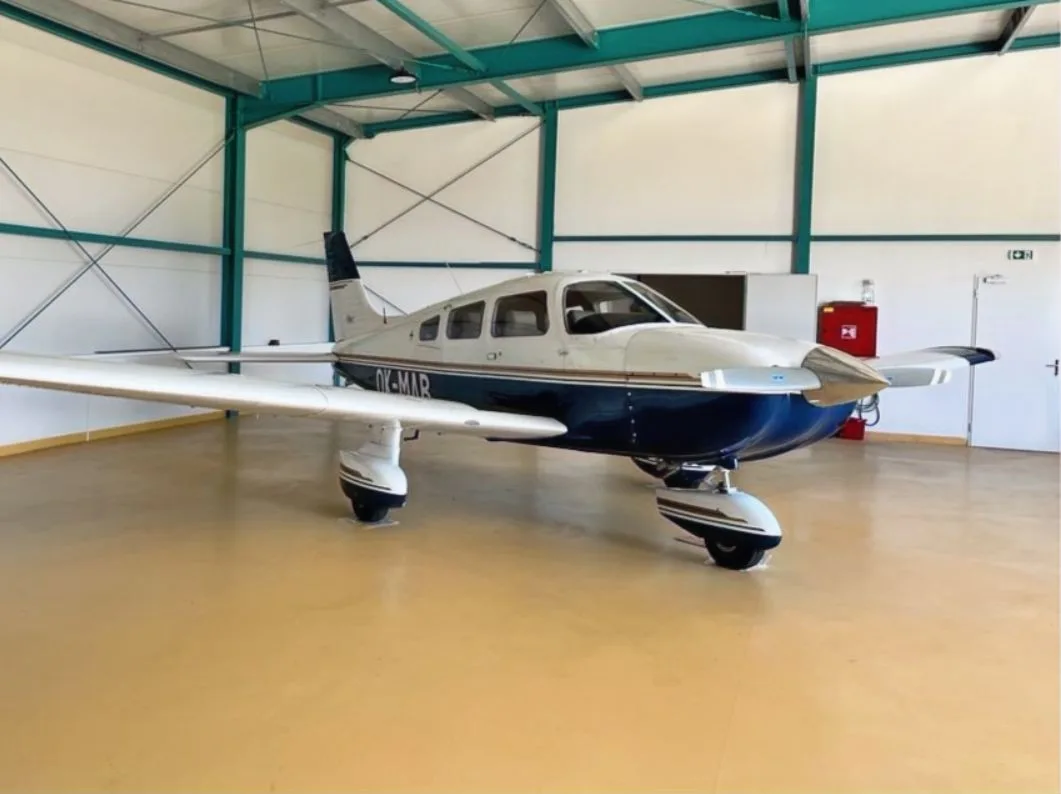 Exterior view of a 1994 Piper PA-28-181 Archer III.