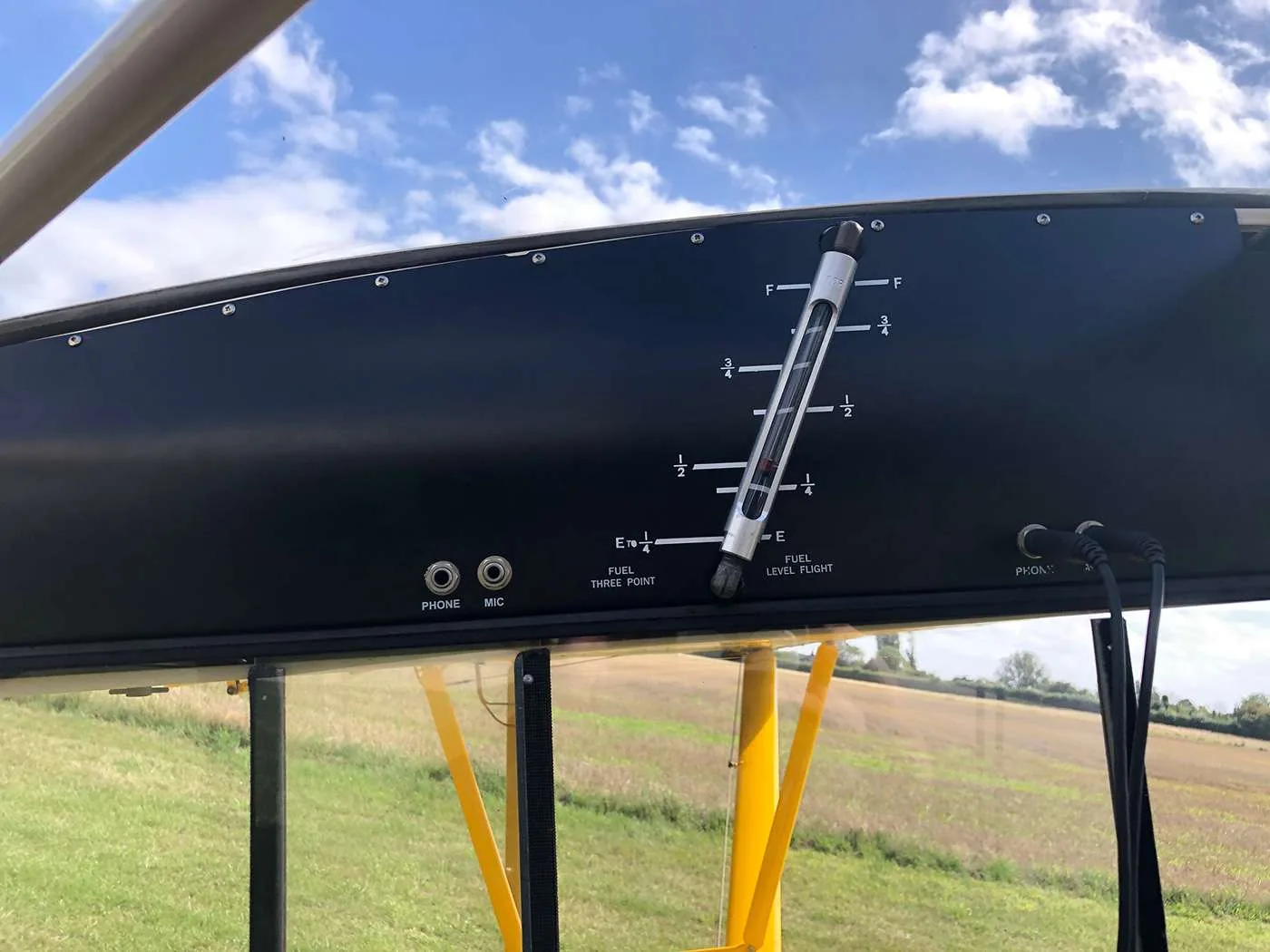 Avionics suite of a 1951 Piper PA18 Supercub 150 / L21B.