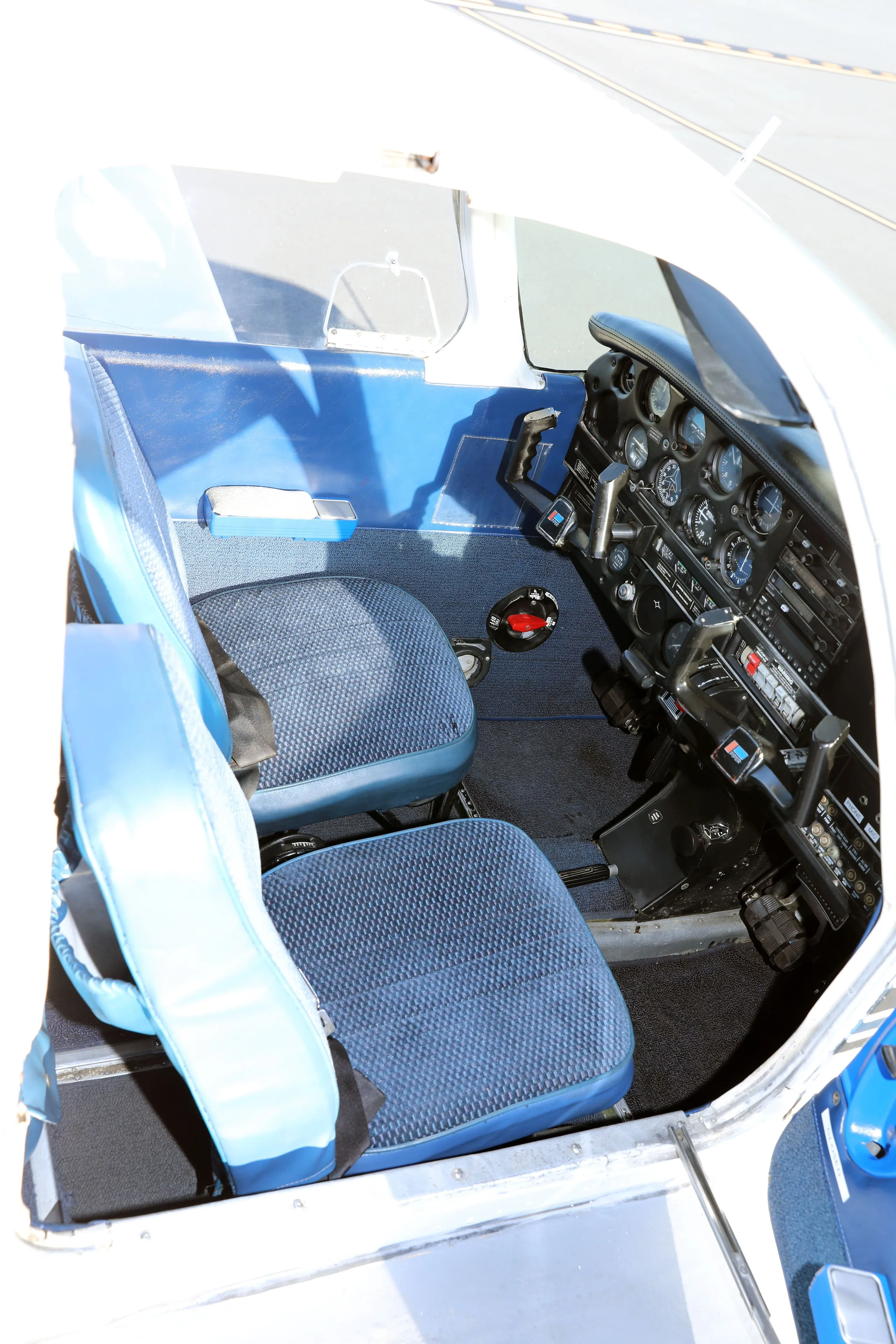 Cockpit and instrument panel of a 1977 Piper Cherokee 140.