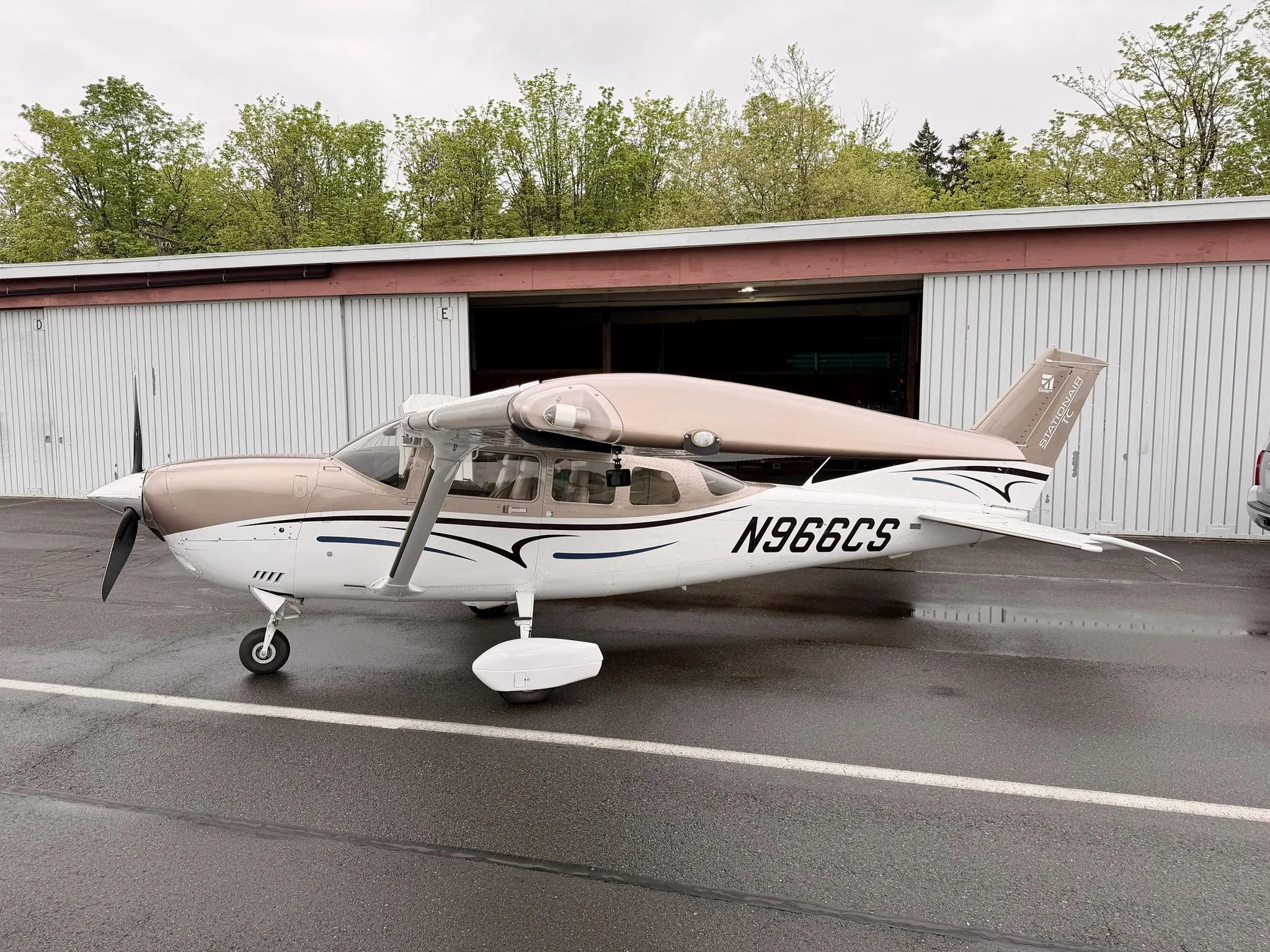 Exterior view of a 2012 CESSNA TURBO 206H STATIONAIR, N966CS.