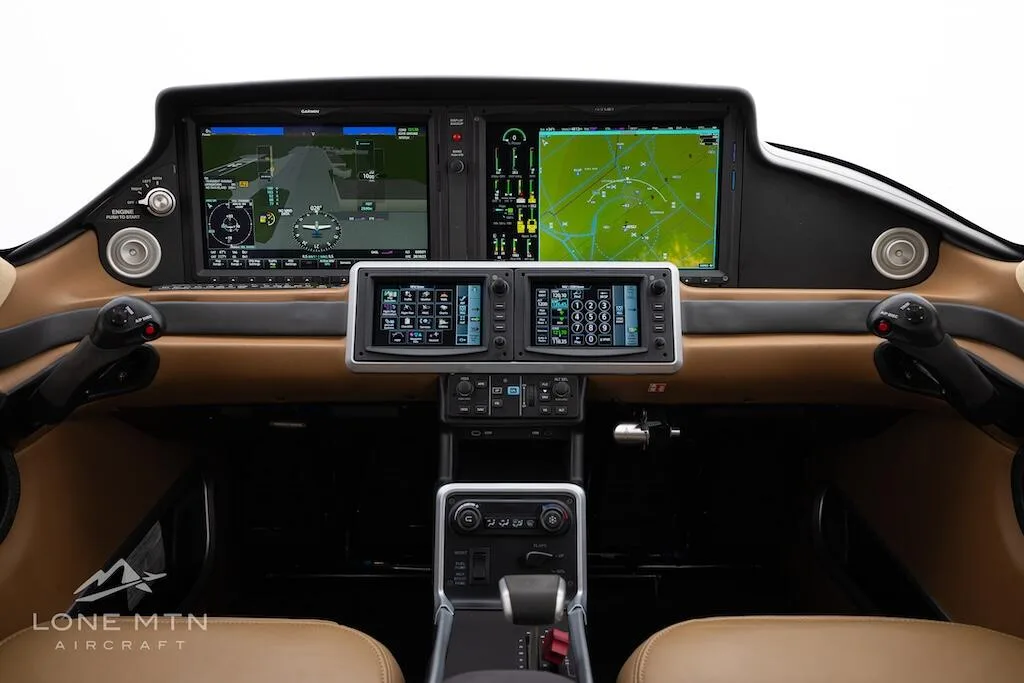 Cockpit and instrument panel of a 2024 Cirrus SR22T G7.