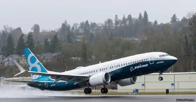 Exterior view of a 2017 Boeing B737-800.