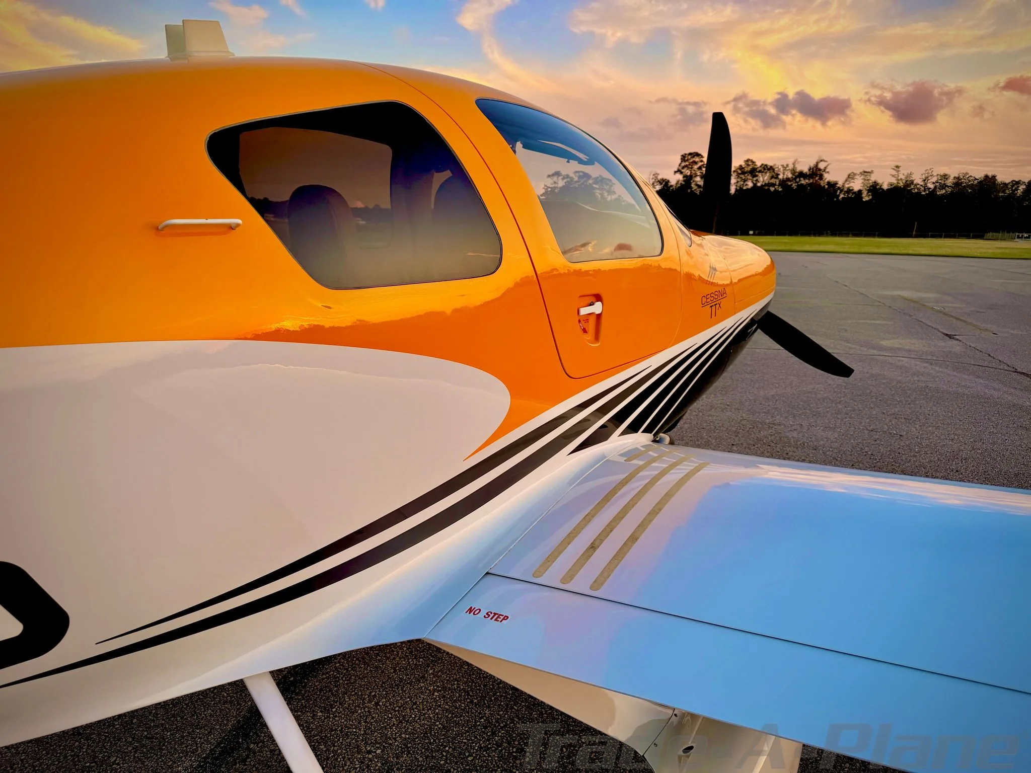Exterior view of a 2014 CESSNA TTX 240, N262TS.