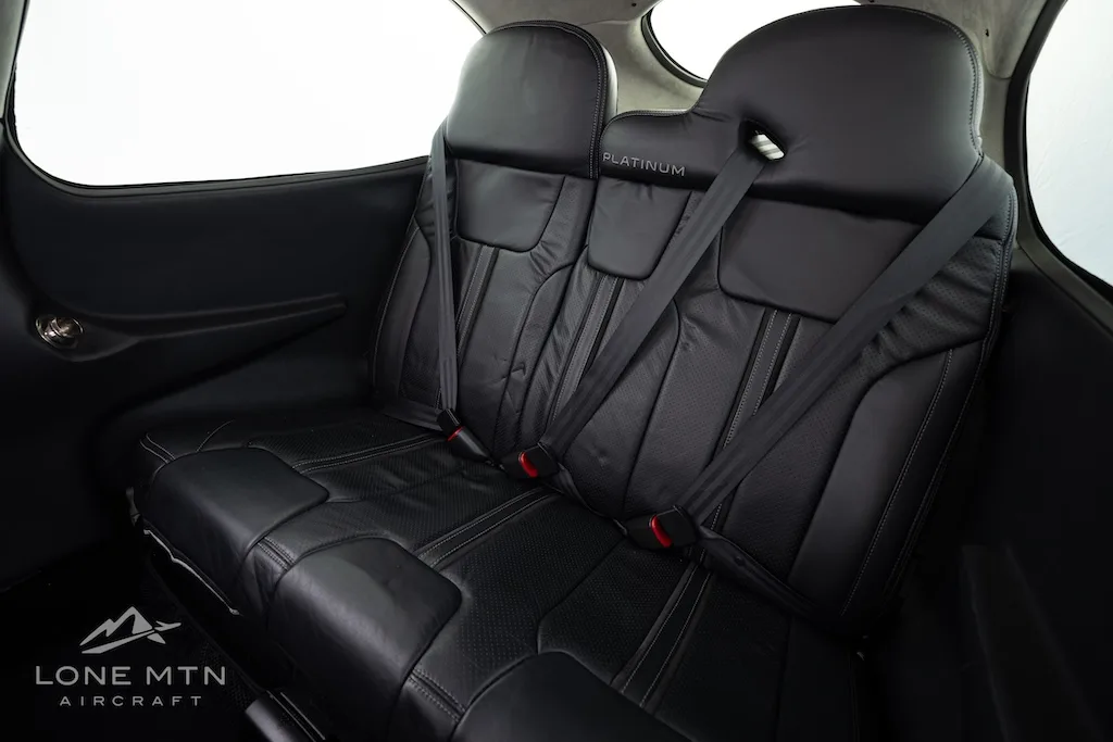 Cabin interior of a 2014 Cirrus SR22 G5.
