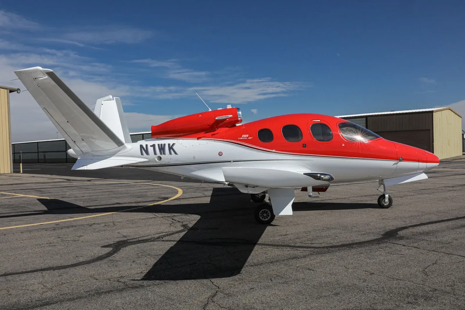 Exterior view of a 2020 Cirrus Vision, N432WK.