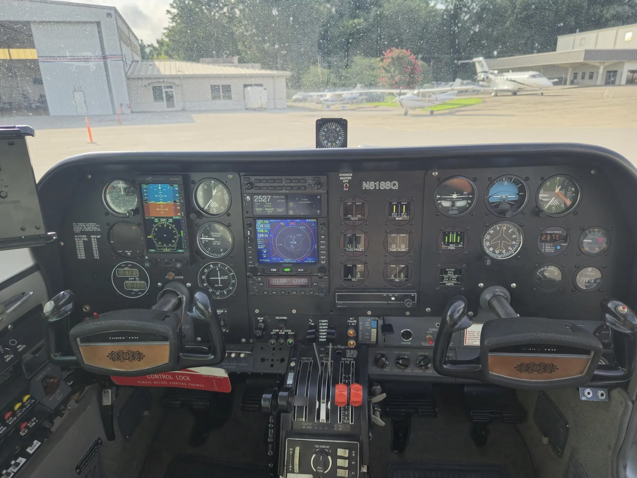 Cockpit and instrument panel of a 1972 CESSNA T310Q.