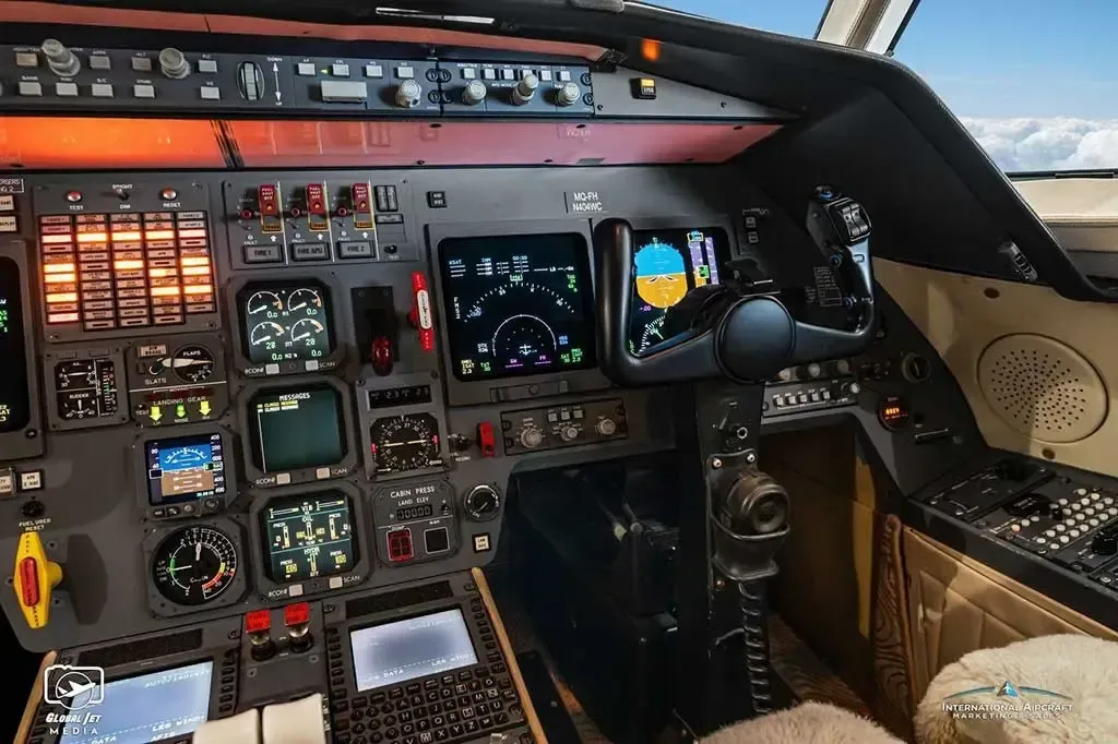 Cockpit and instrument panel of a 2001 Dassault Falcon 900.