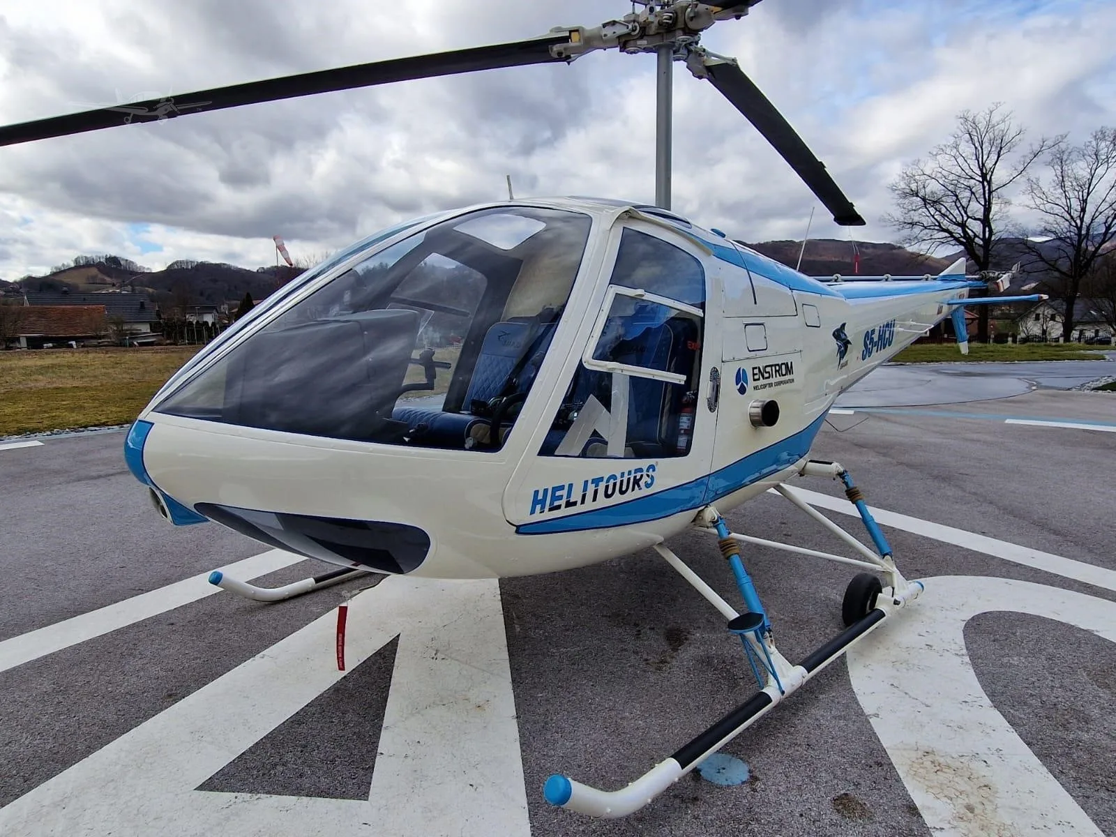 Exterior view of a 1980 ENSTROM 280C SHARK, S5-HCU.