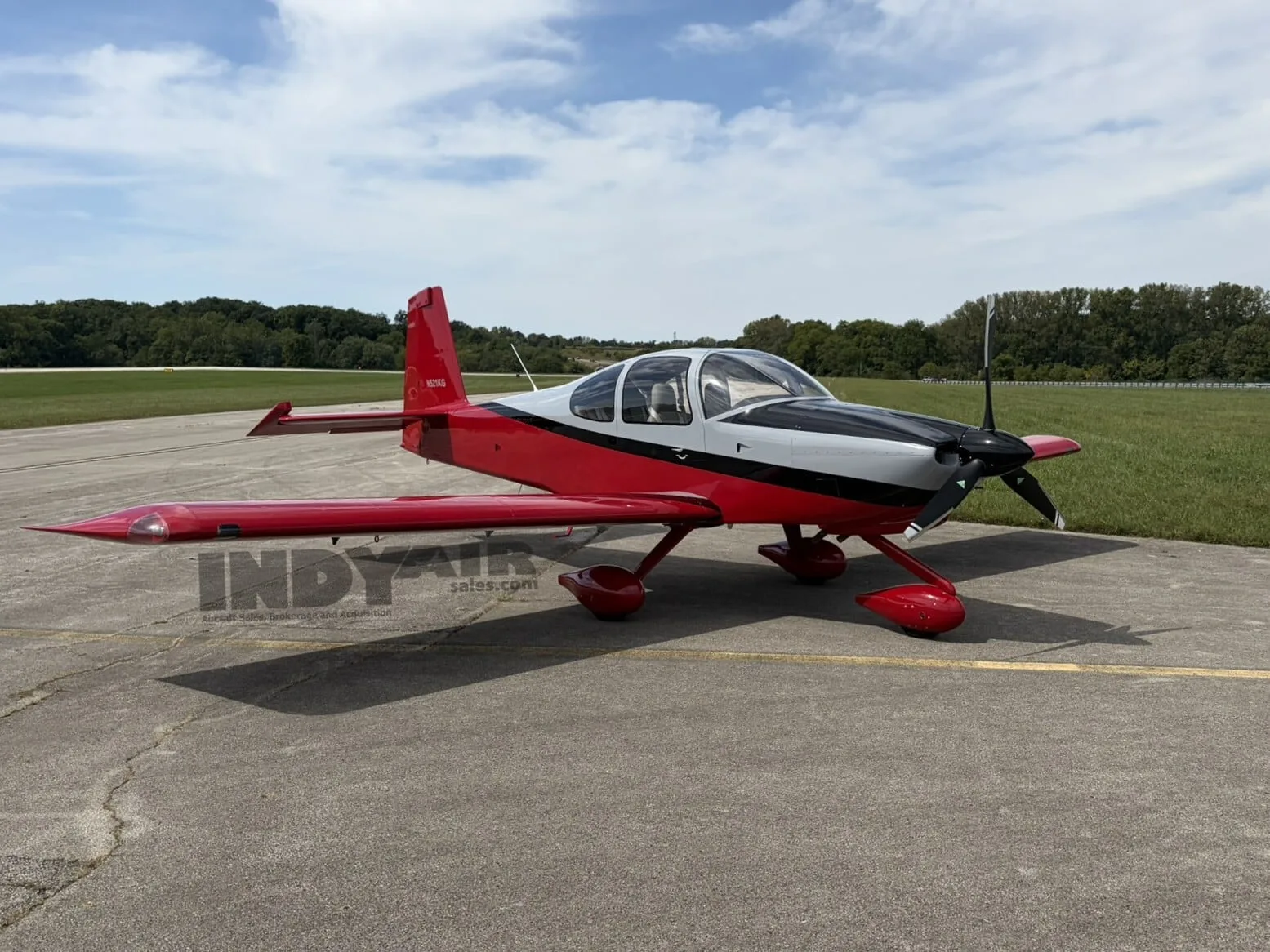 Exterior view of a 2024 Van's Aircraft, N521KG.