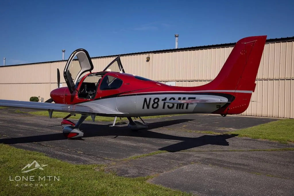 Exterior view of a 2024 Cirrus SR22 G7 GTS.